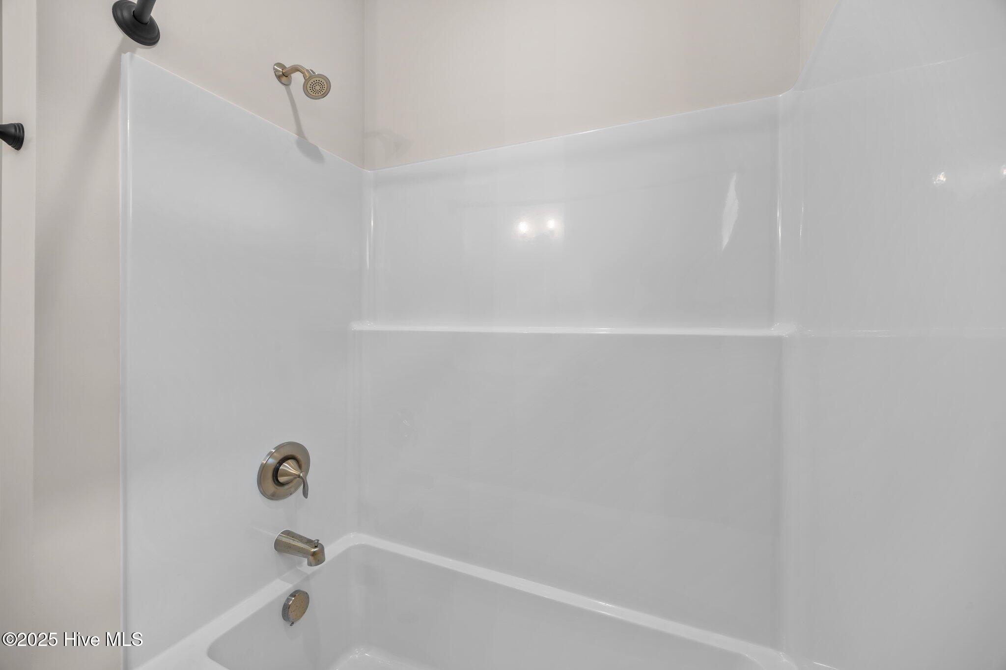 111 Thomas Loop Road