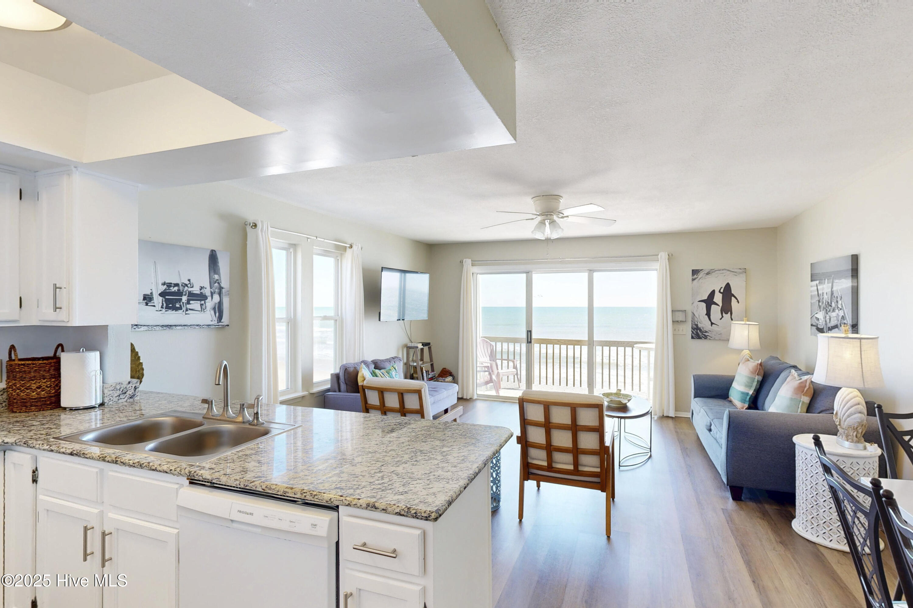 918 N New River Drive, 126