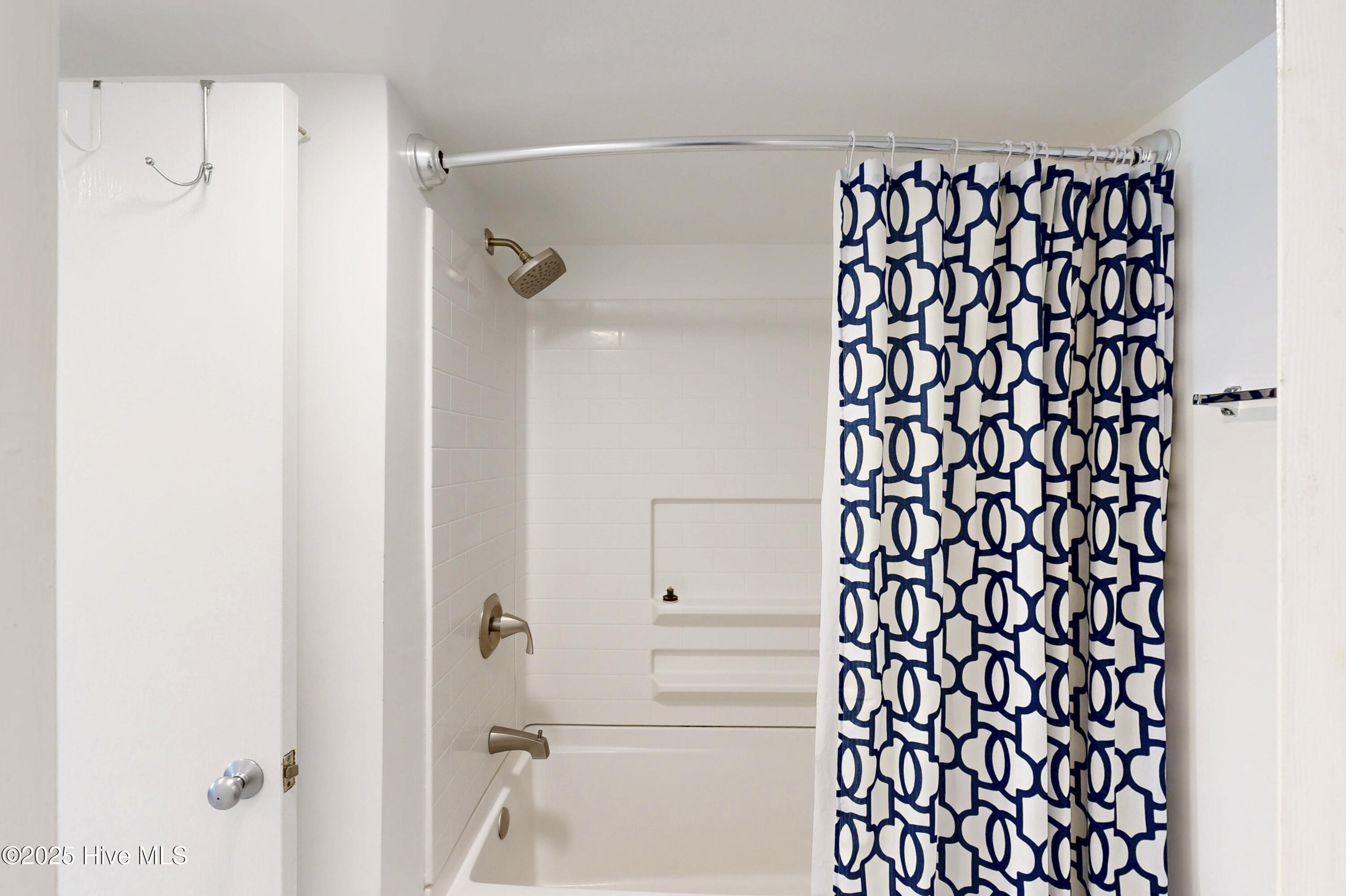 918 N New River Drive, 126