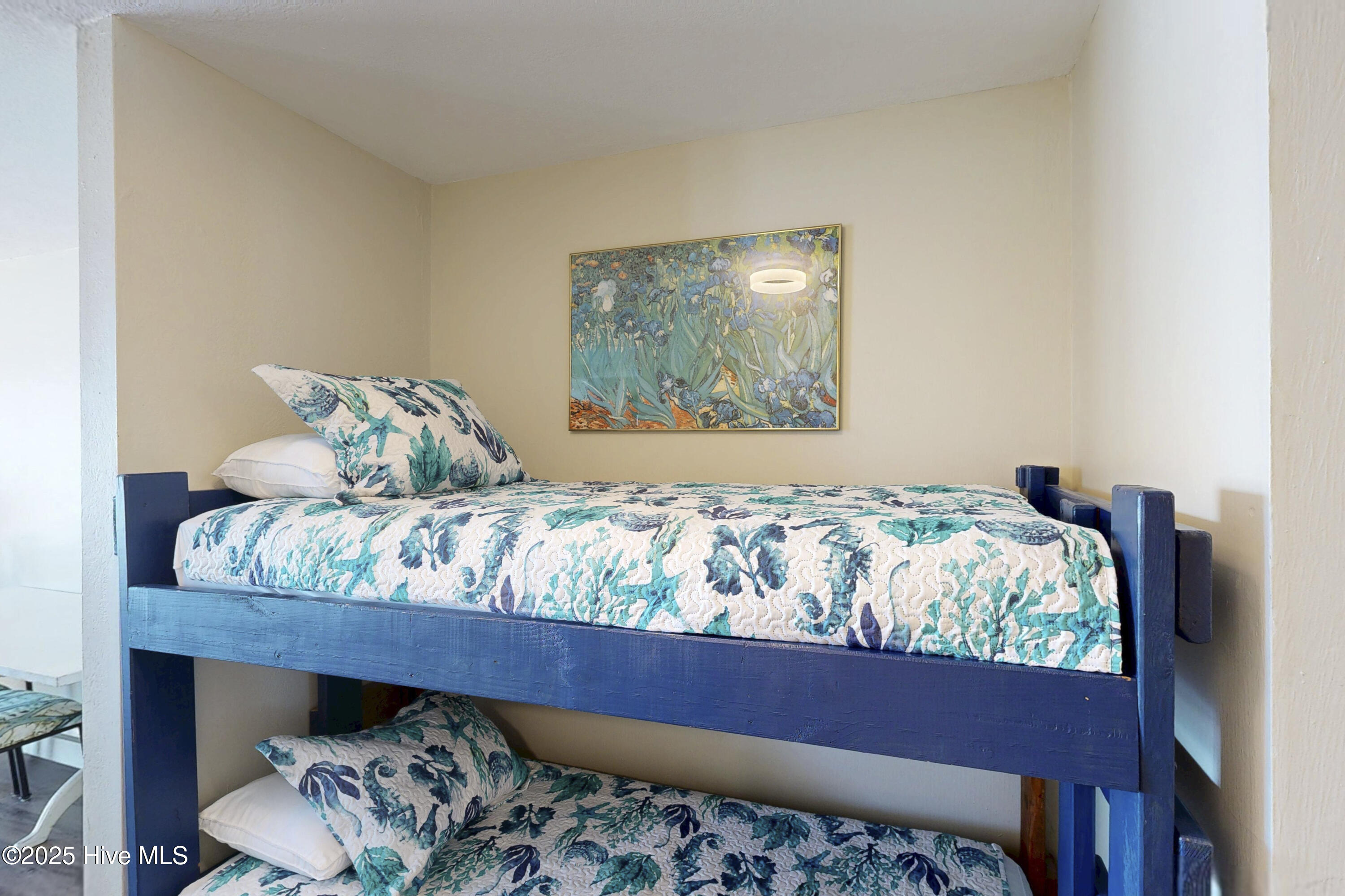 918 N New River Drive, 126