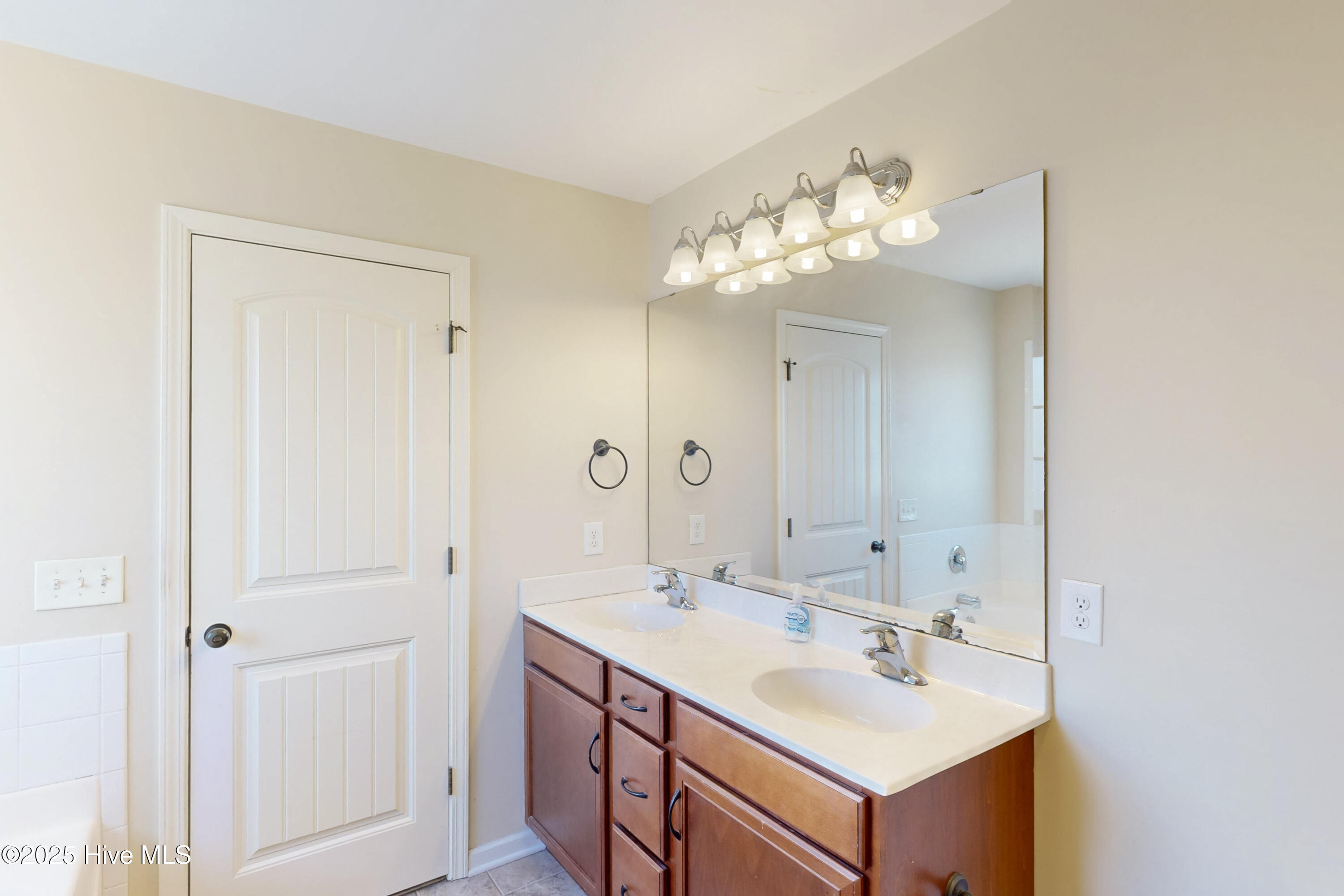 7273 Savanna Run Loop