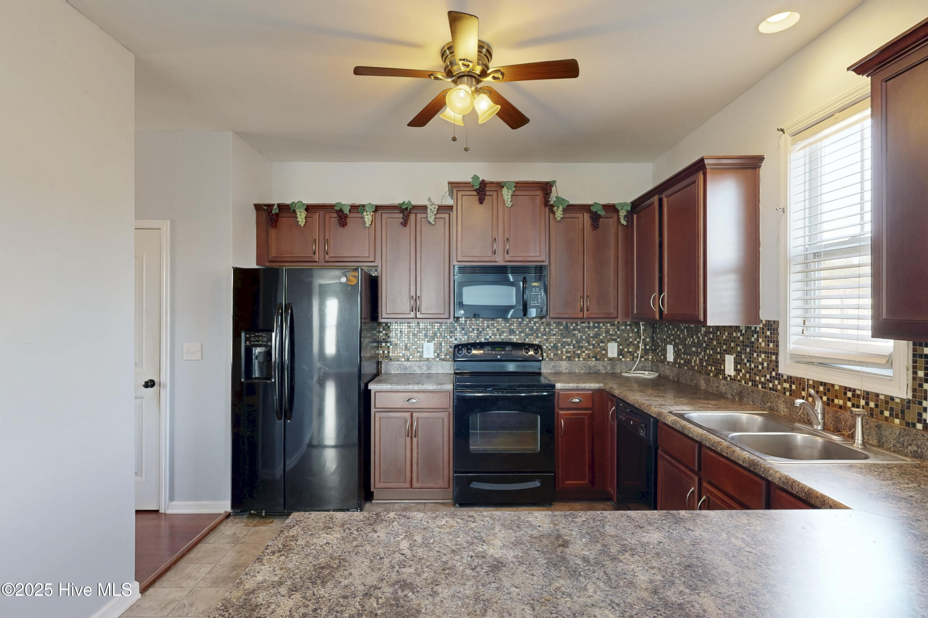 7273 Savanna Run Loop