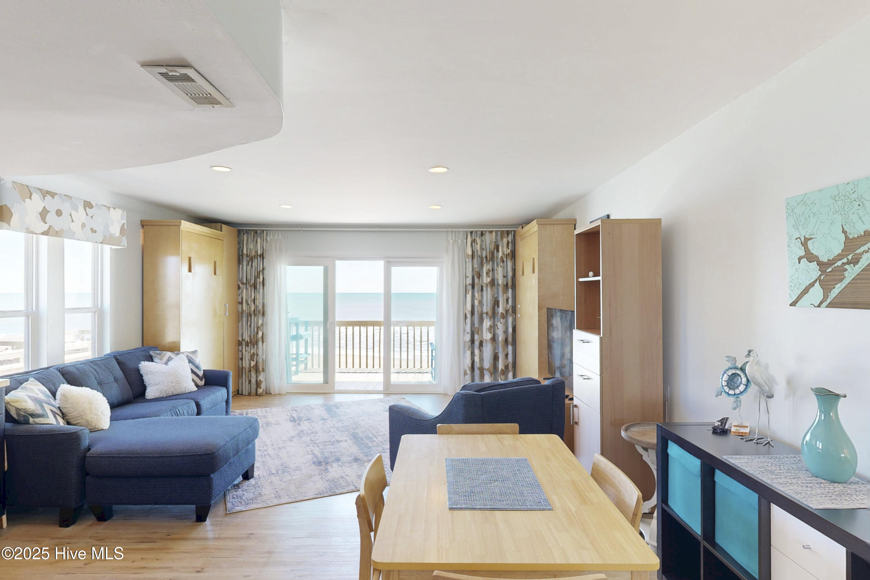 918 N New River Drive, 116