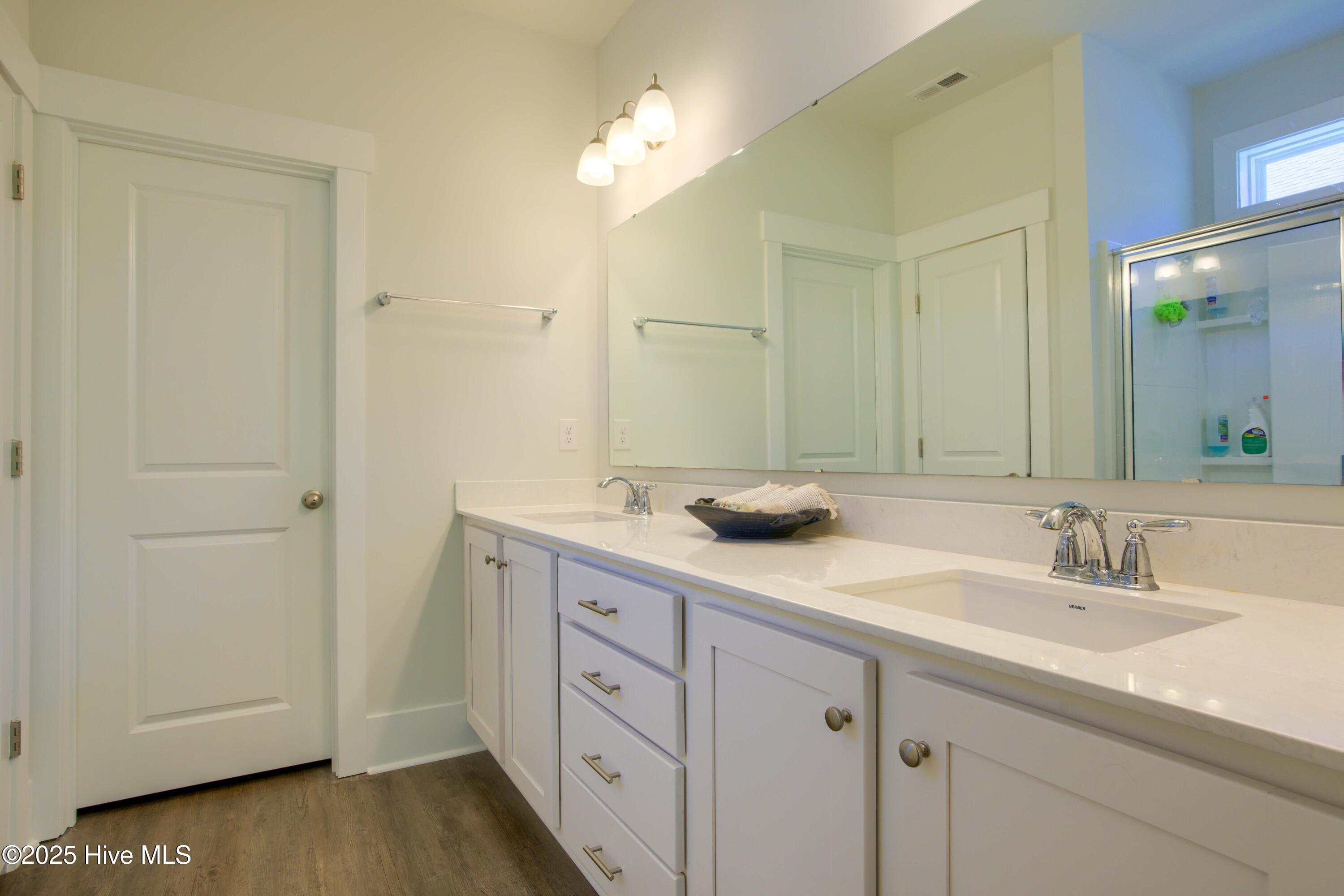 332 Edgewater Way