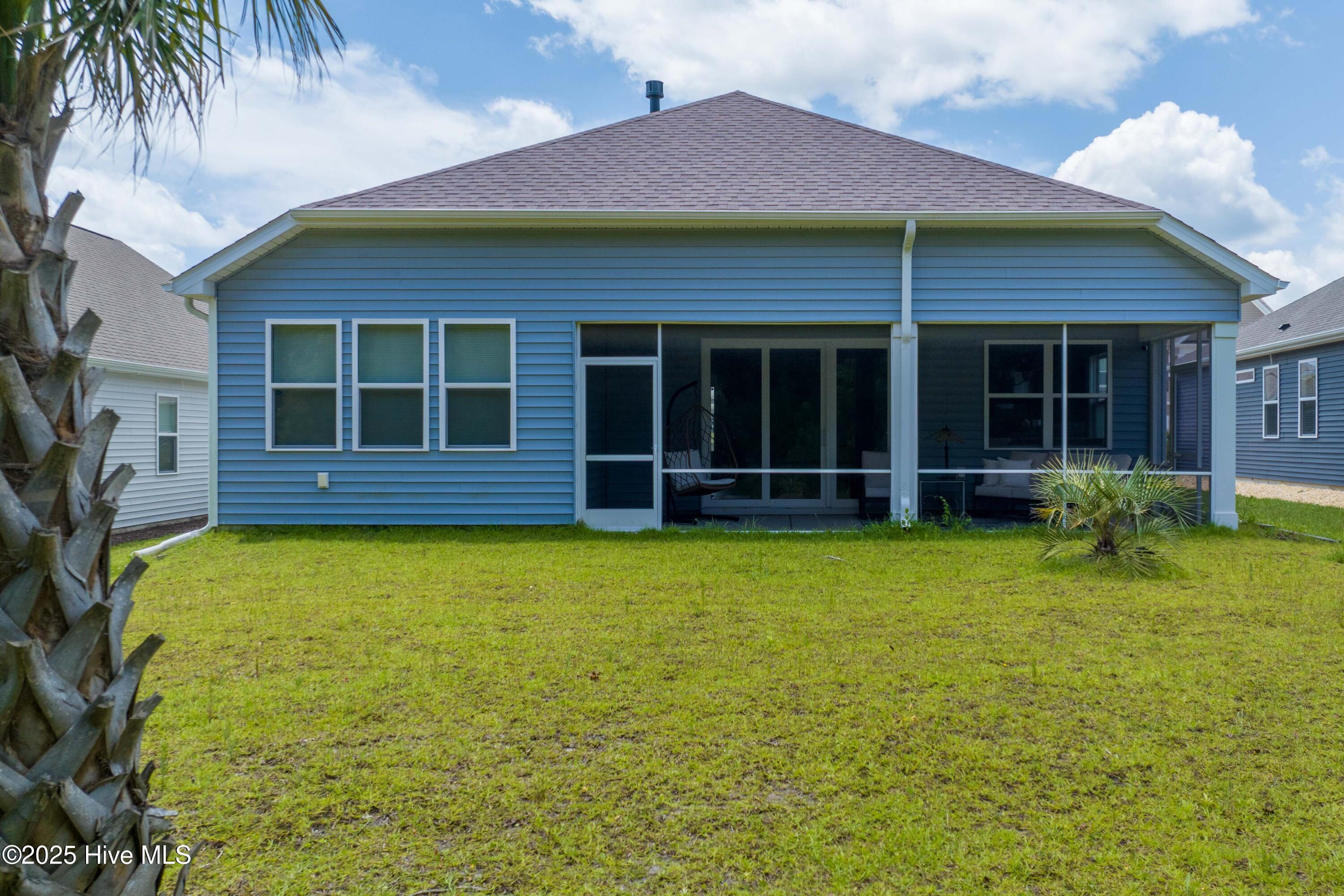 332 Edgewater Way