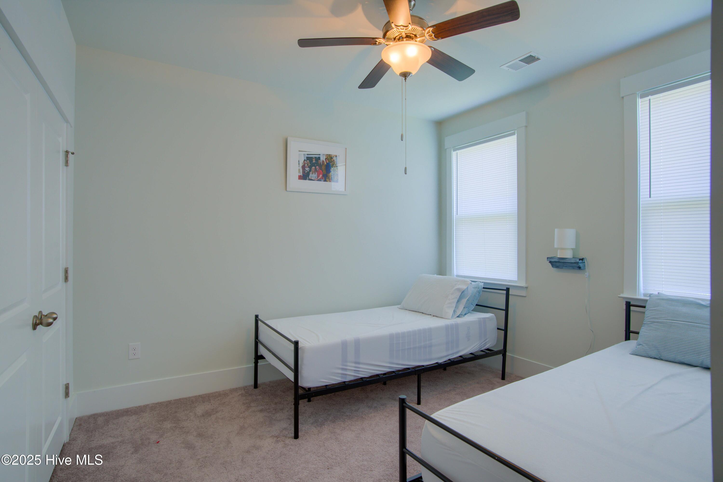 332 Edgewater Way