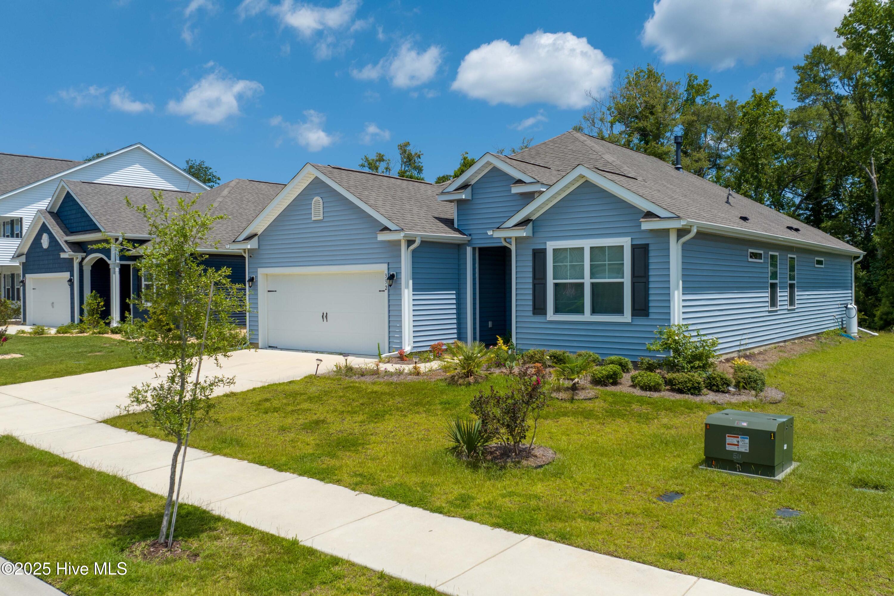 332 Edgewater Way
