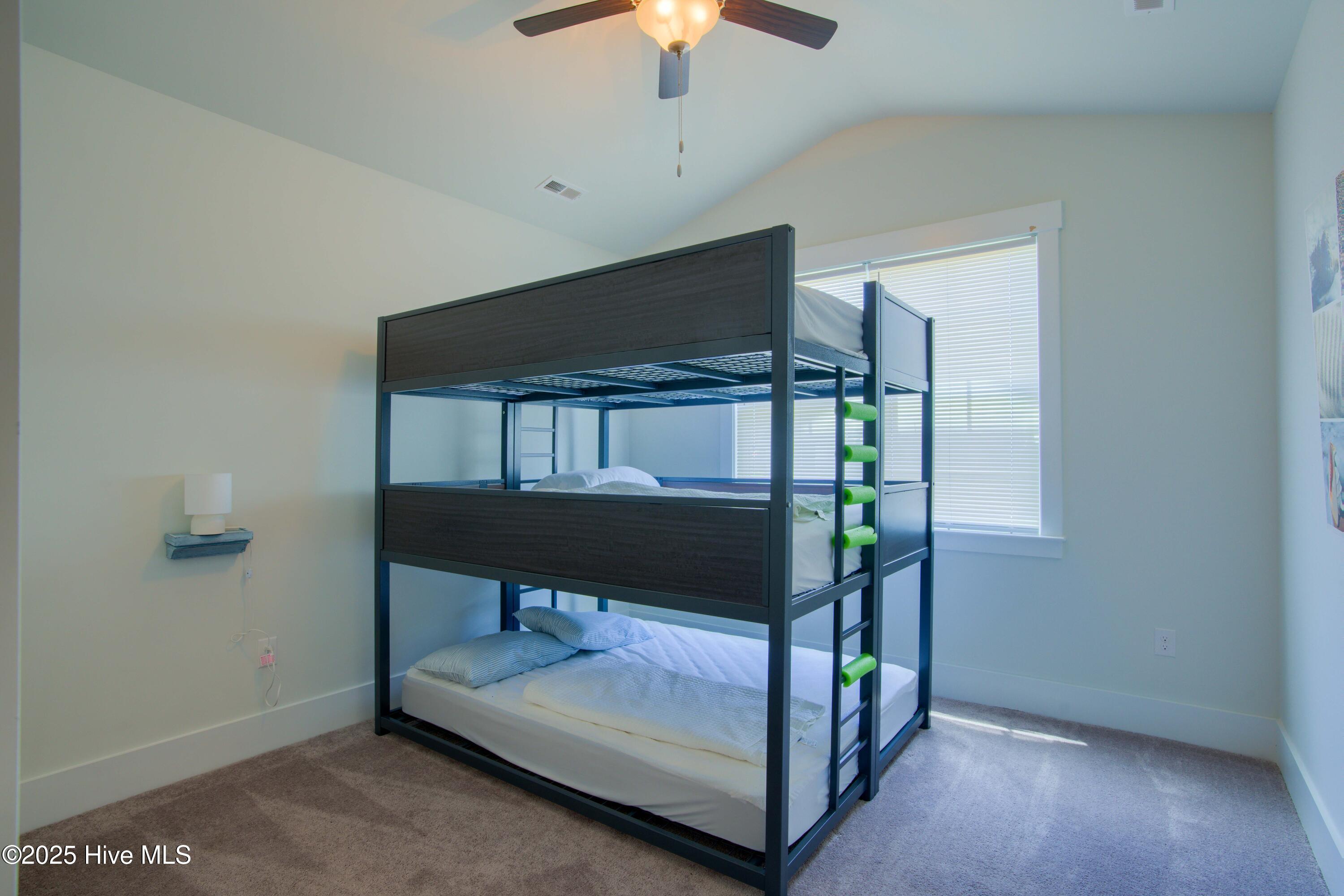 332 Edgewater Way