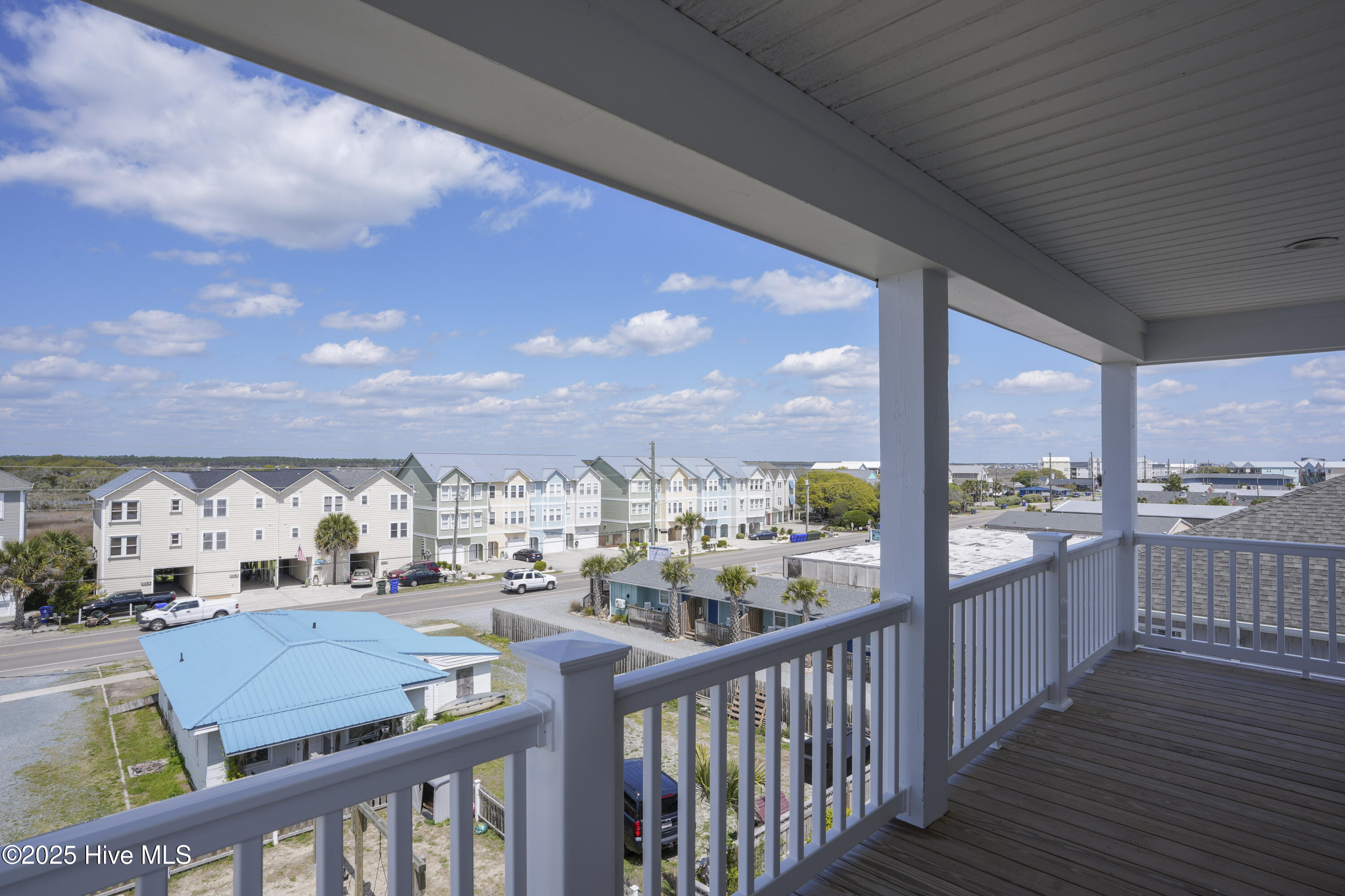 513 N Topsail Drive