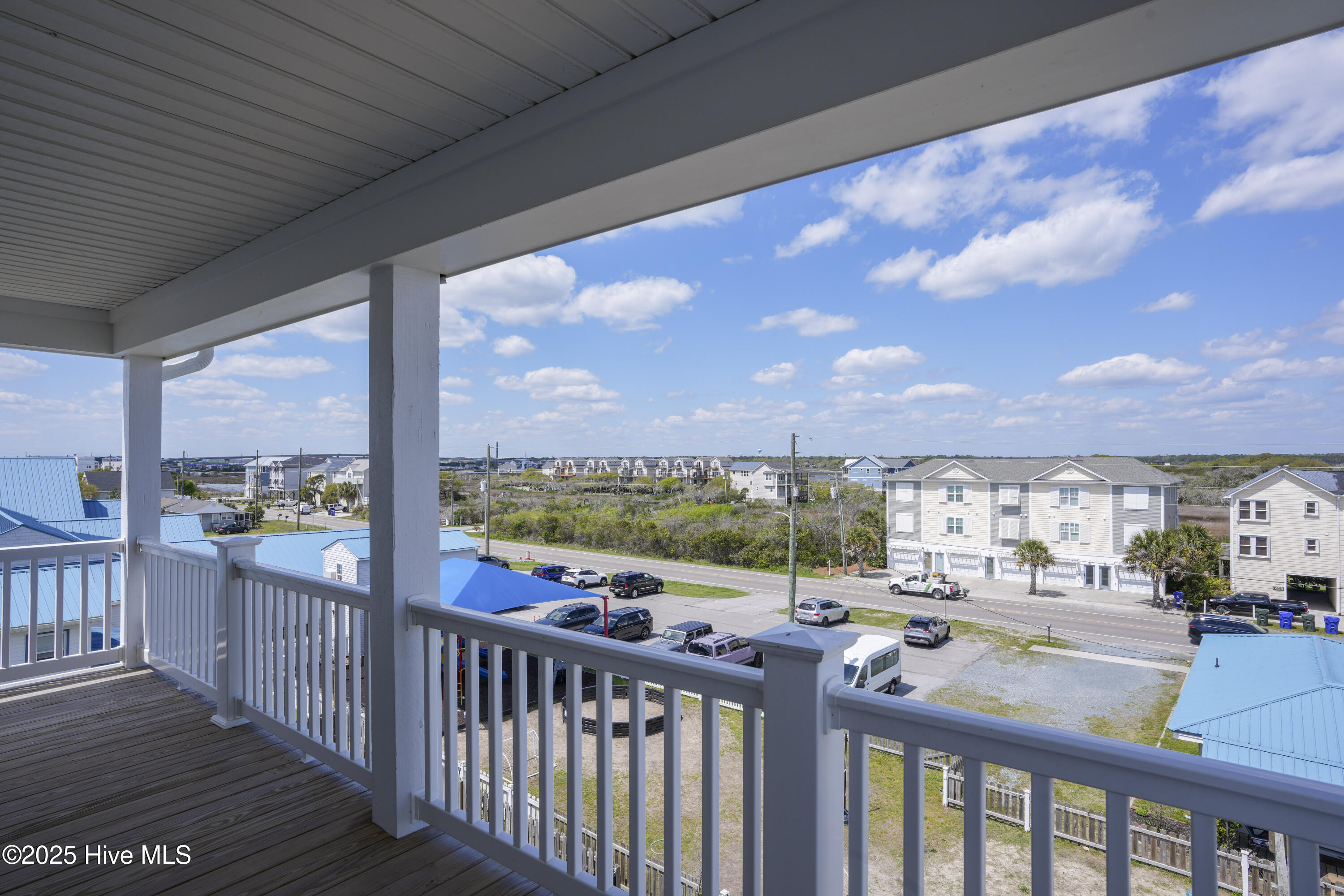 513 N Topsail Drive