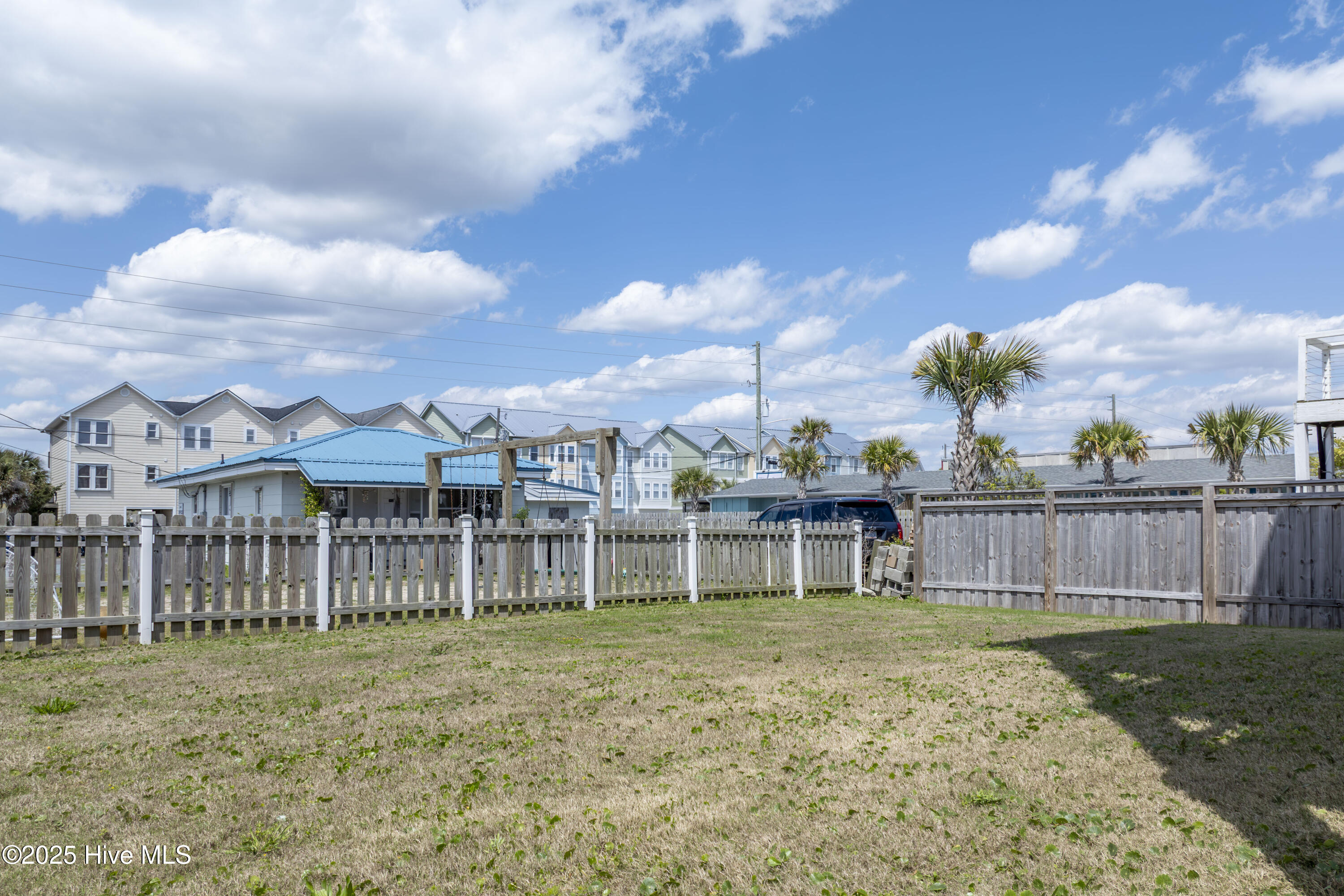 513 N Topsail Drive
