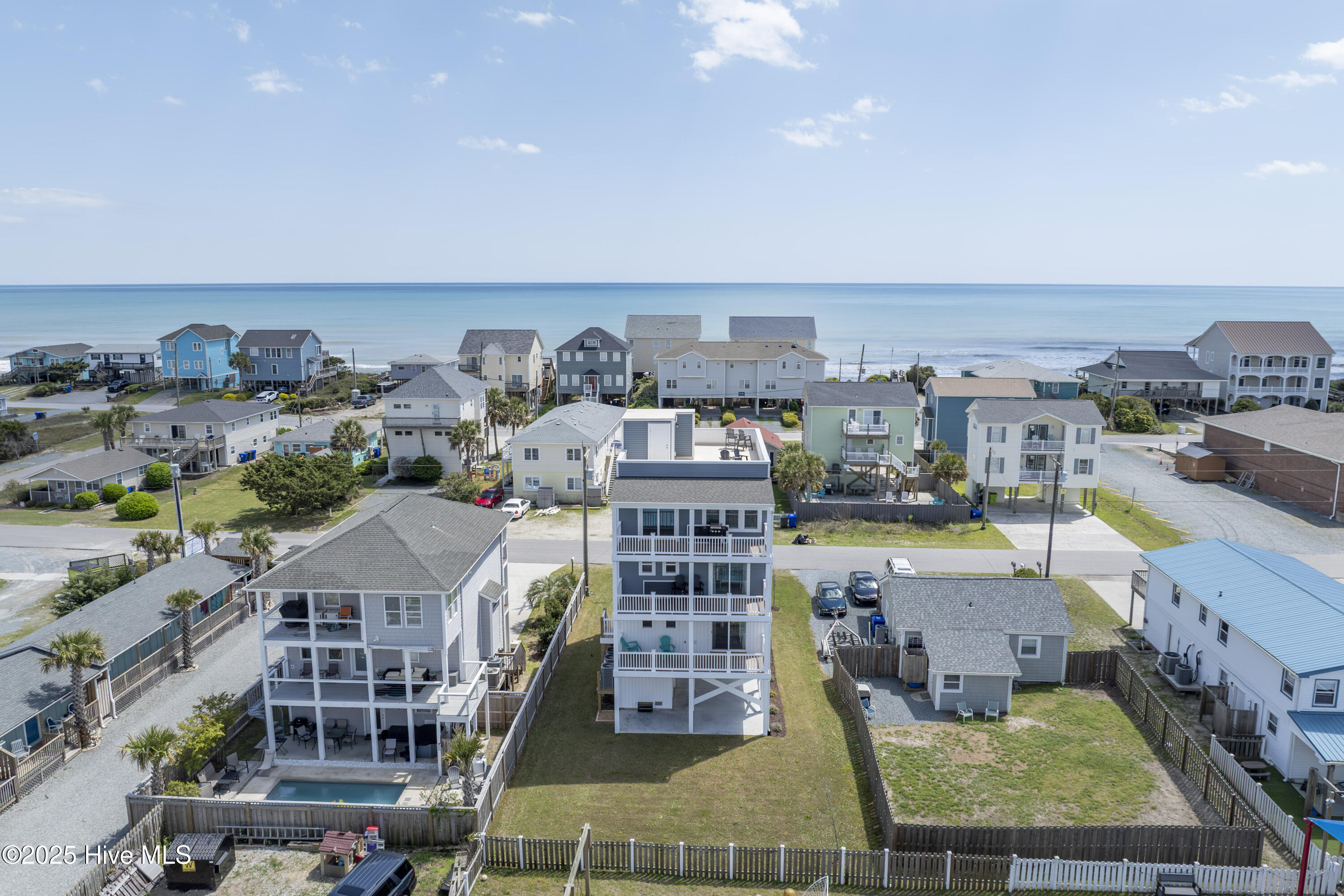 513 N Topsail Drive