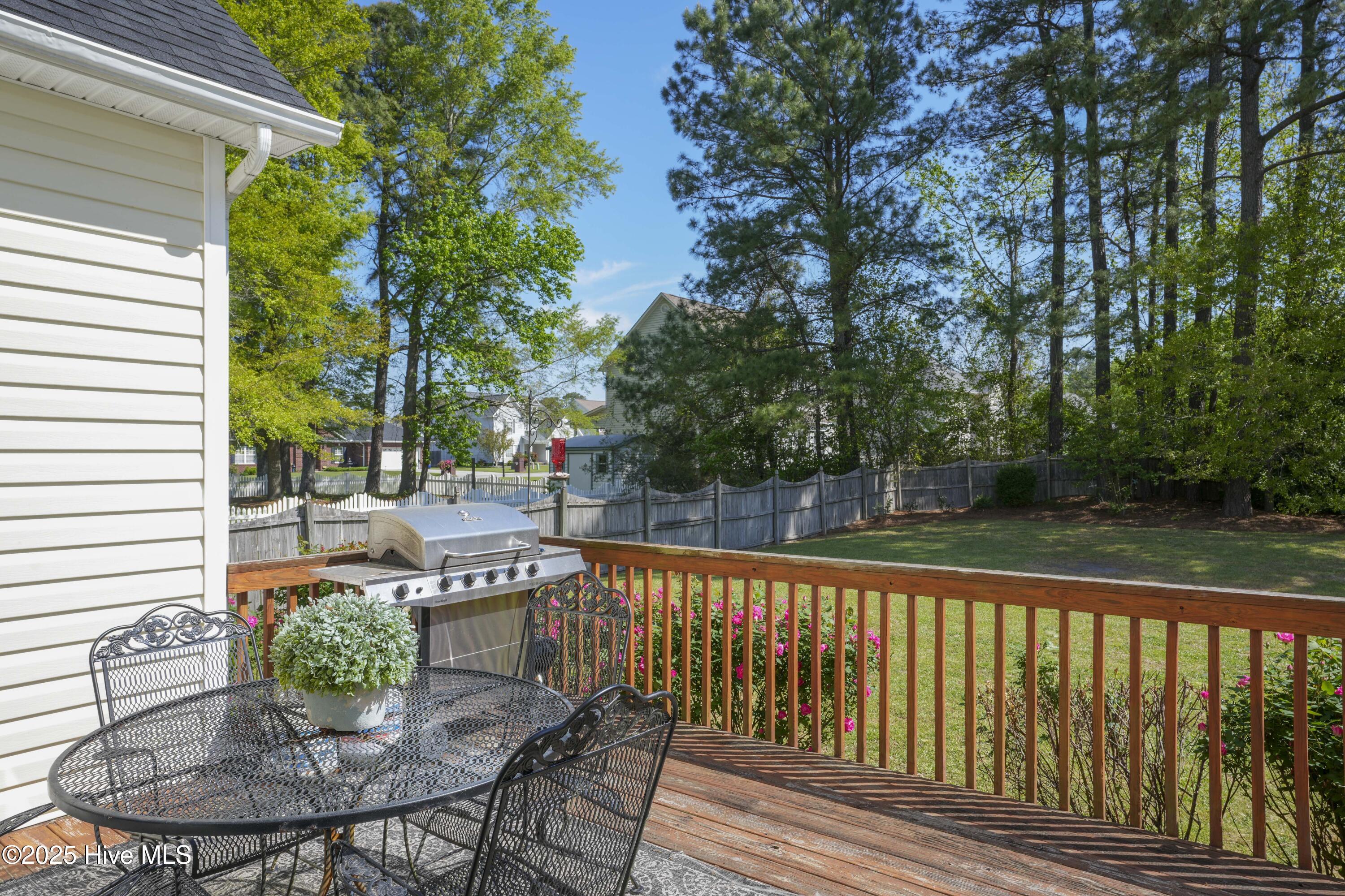 518 Rock Creek Drive N