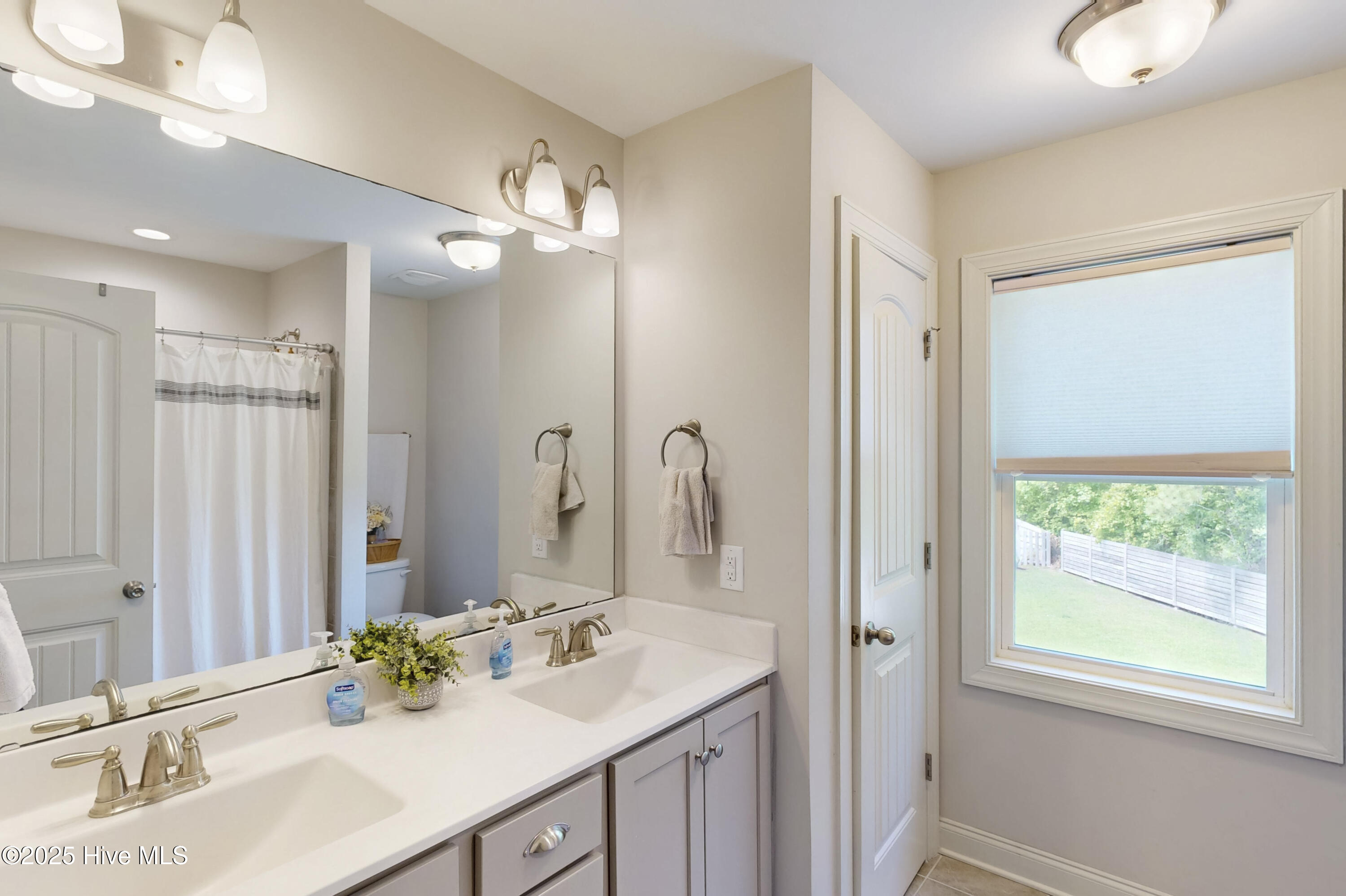 110 E Goldeneye Court