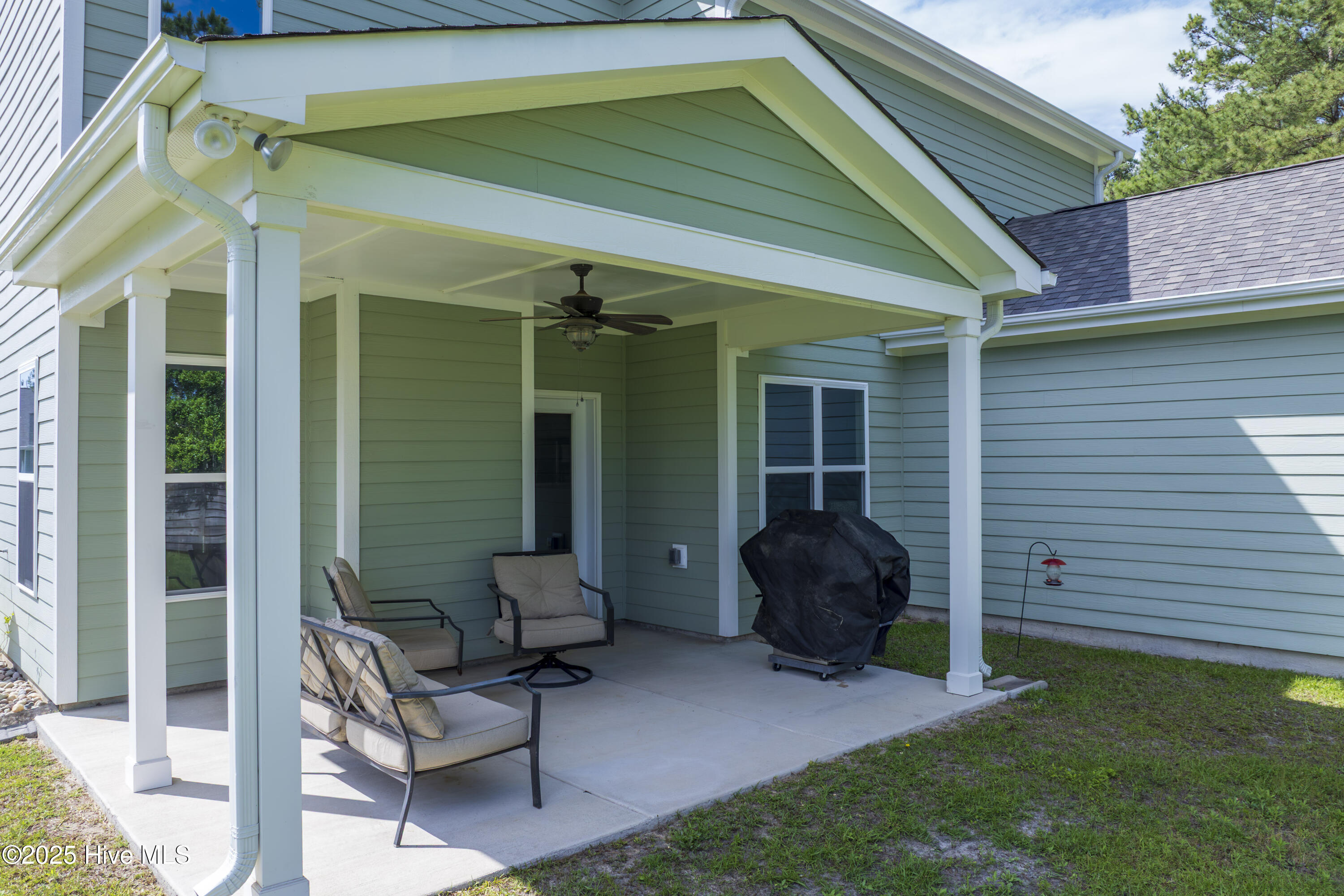 110 E Goldeneye Court