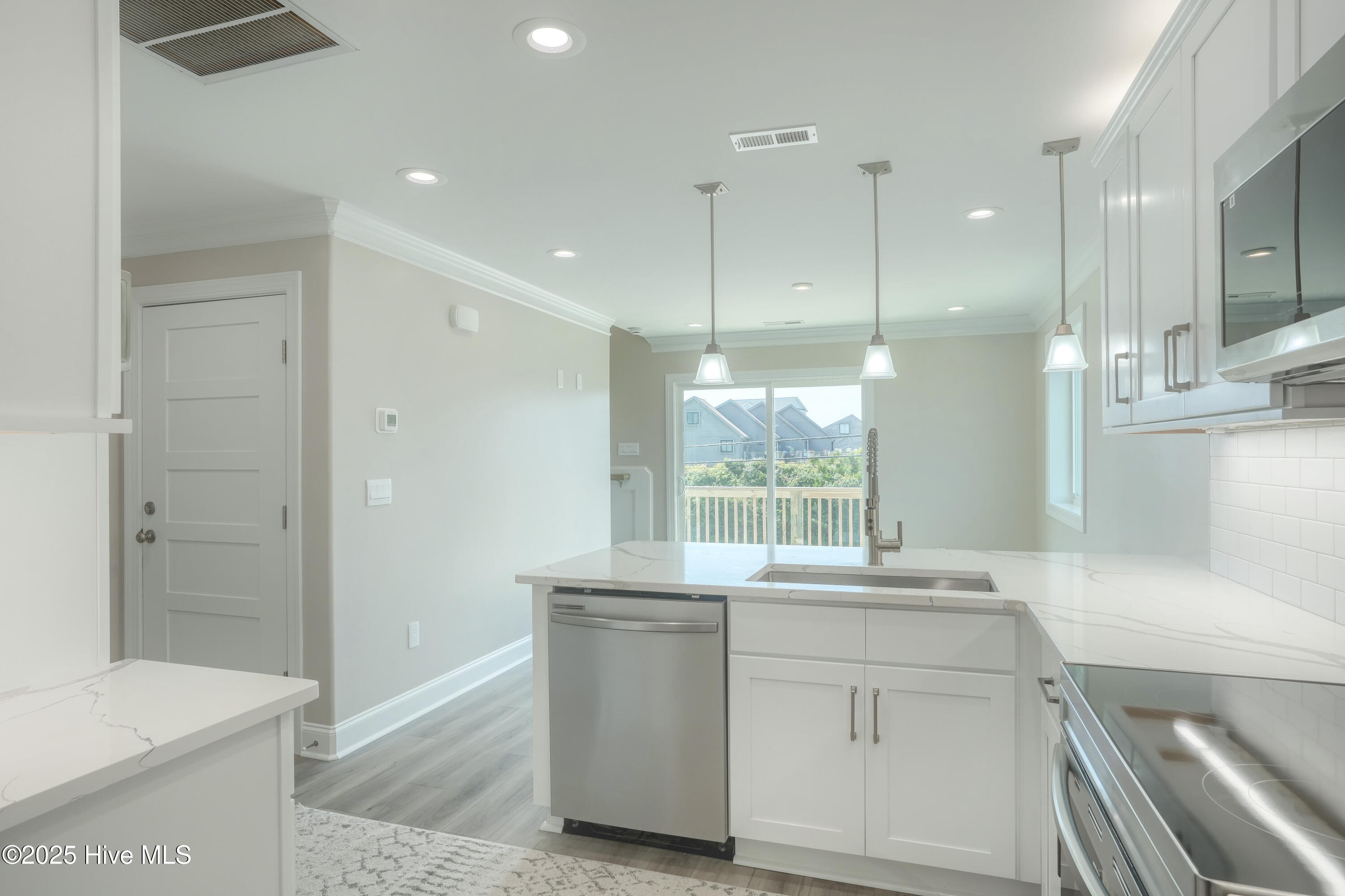 887 New River Inlet Road, 1