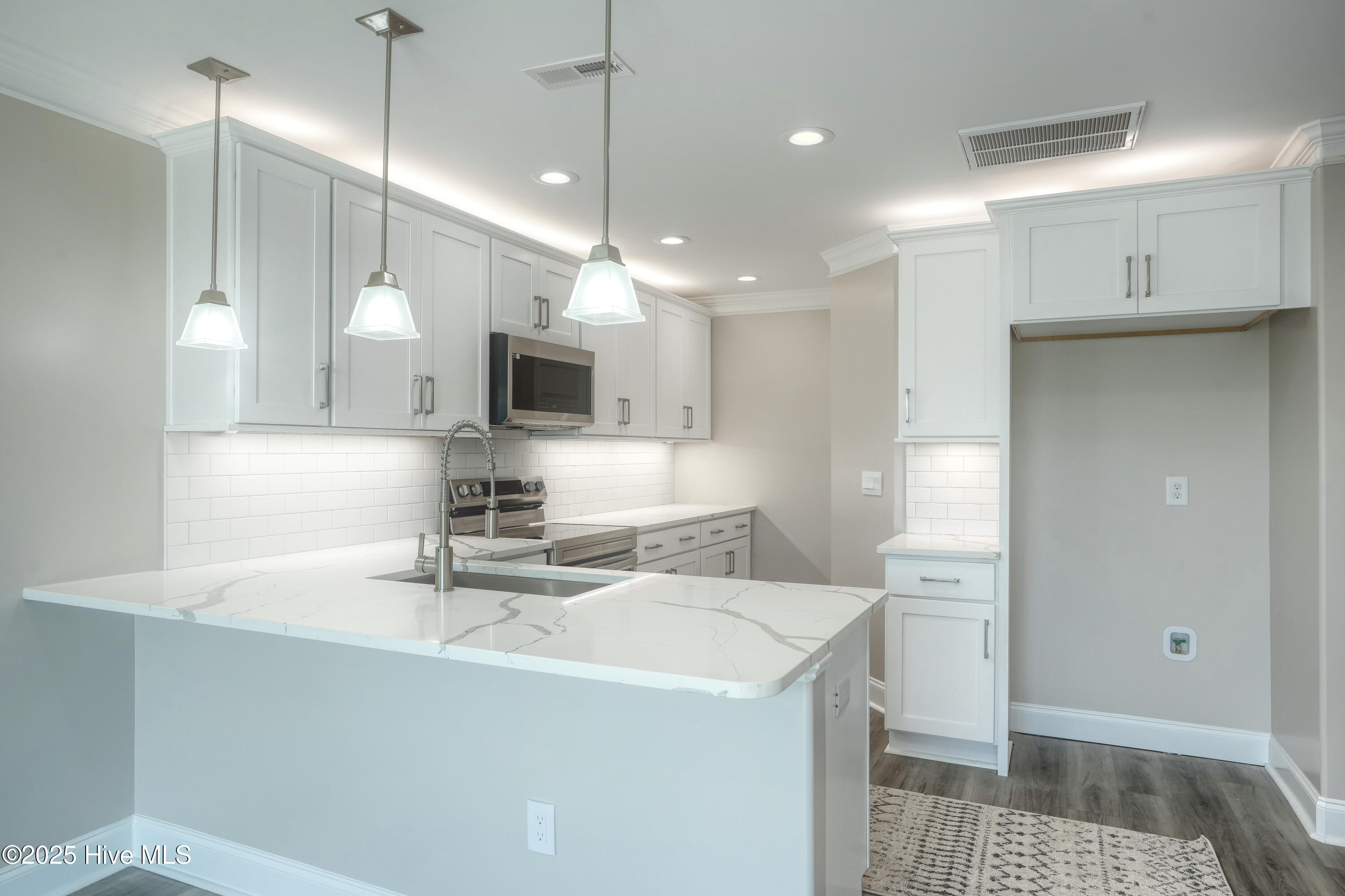 887 New River Inlet Road, 1