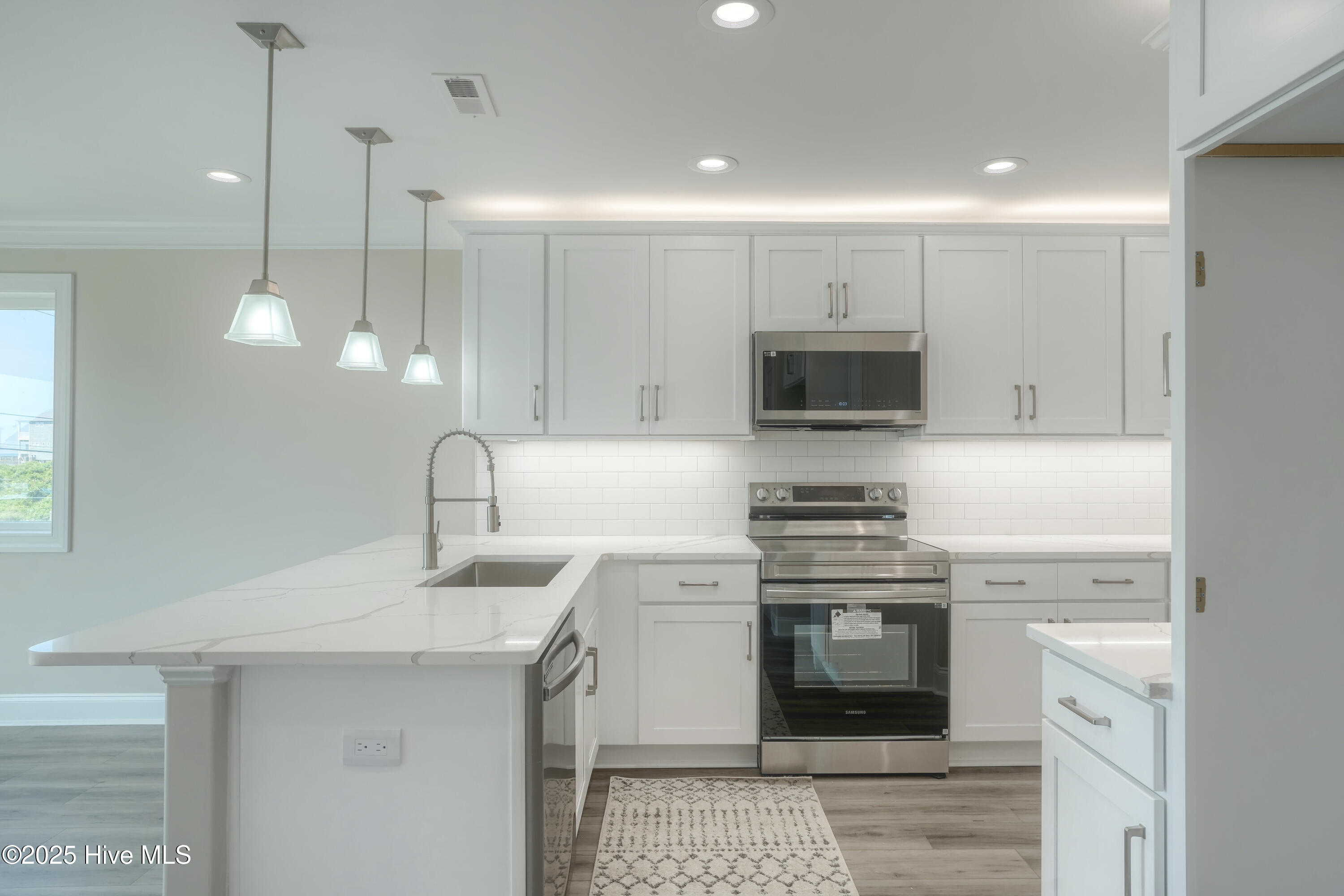 887 New River Inlet Road, 1