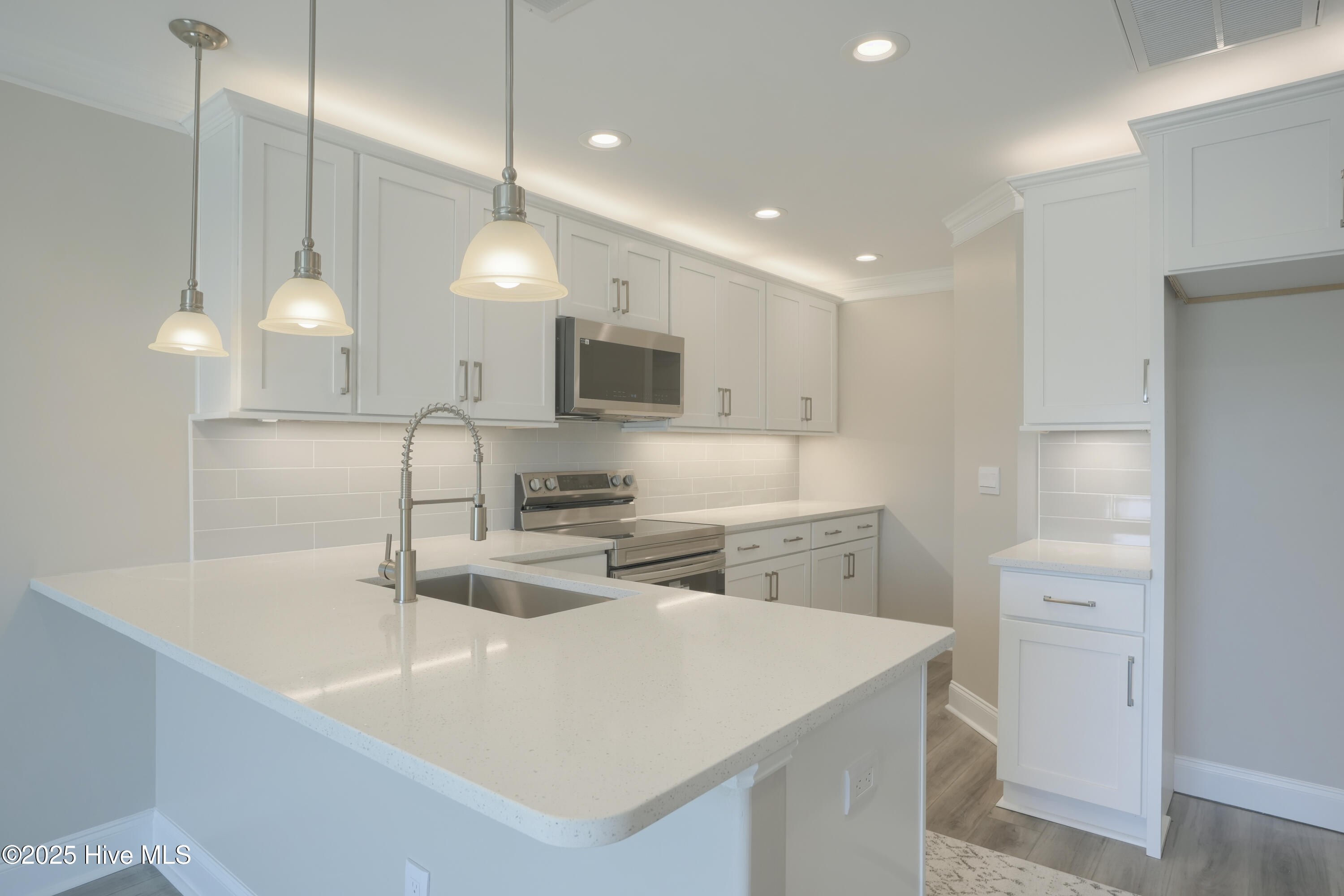 887 New River Inlet Road, 2