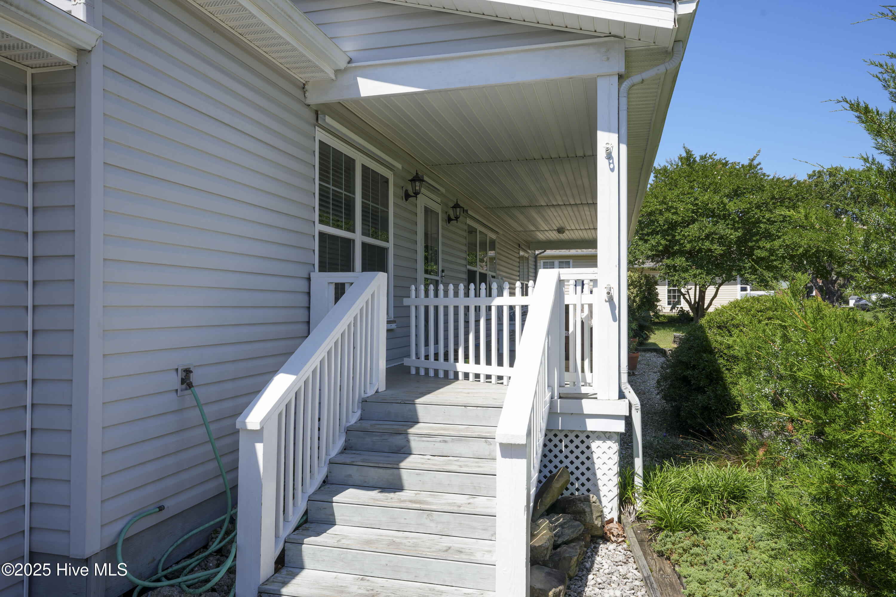 18 Bay Drive