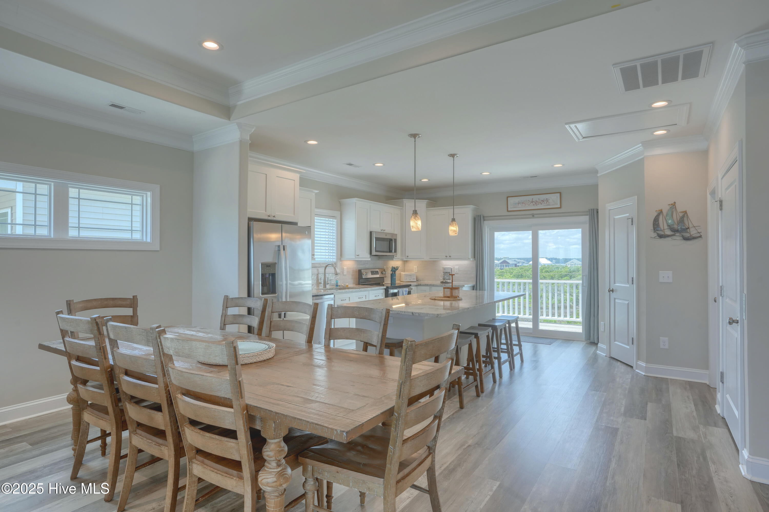 876 Villas Drive