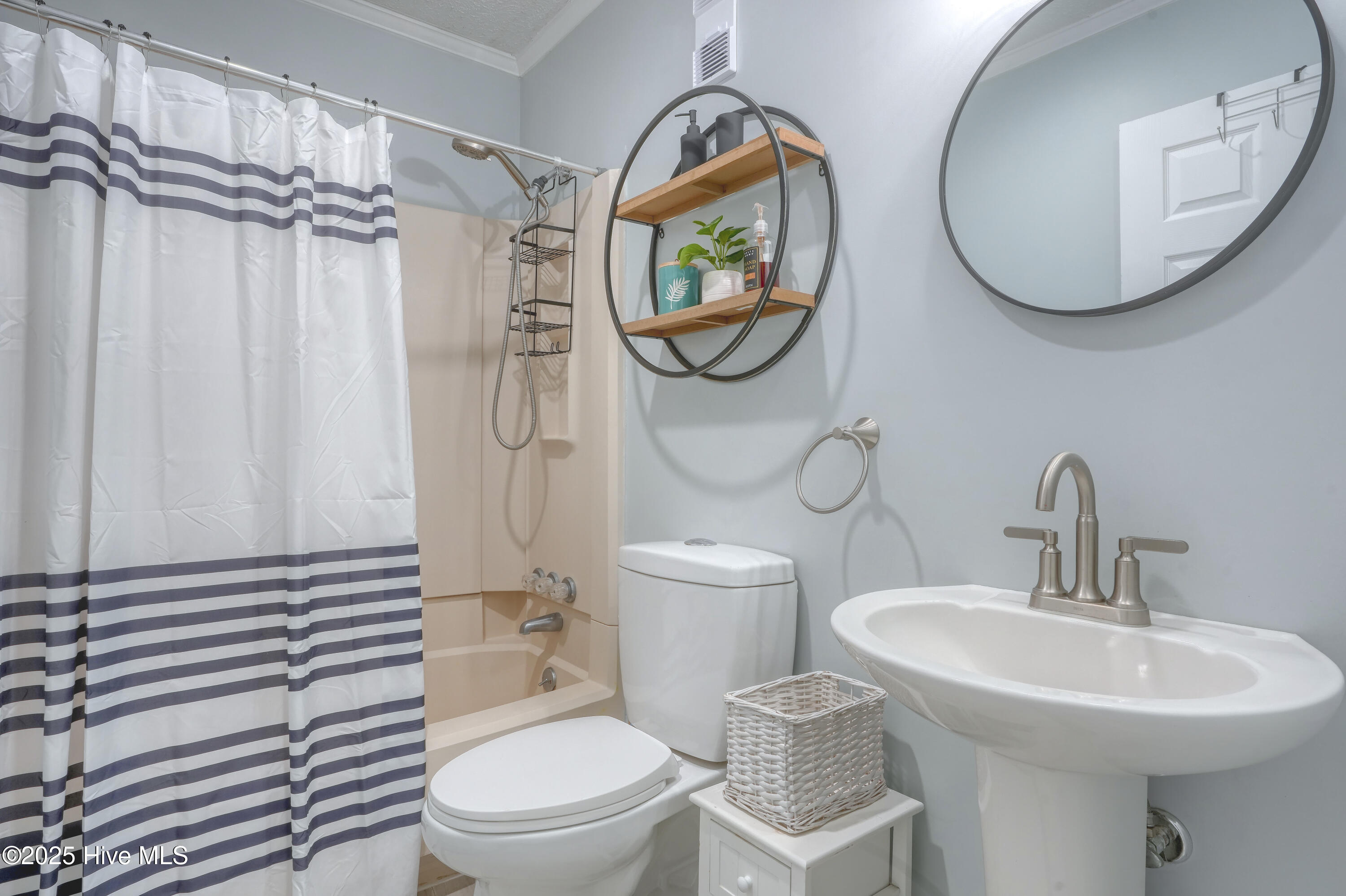 2210 New River Inlet Road, 360