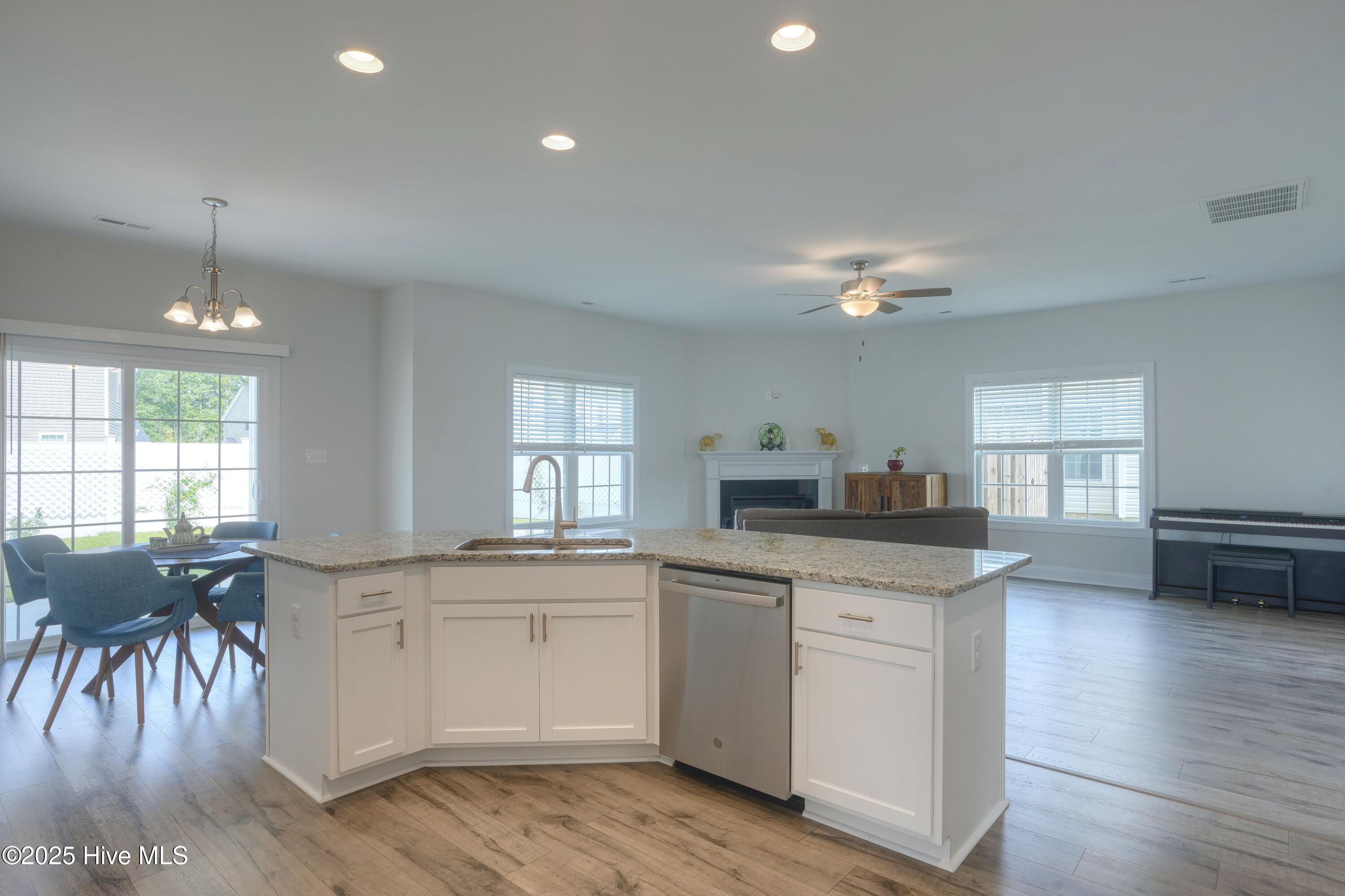 524 White Shoal Way