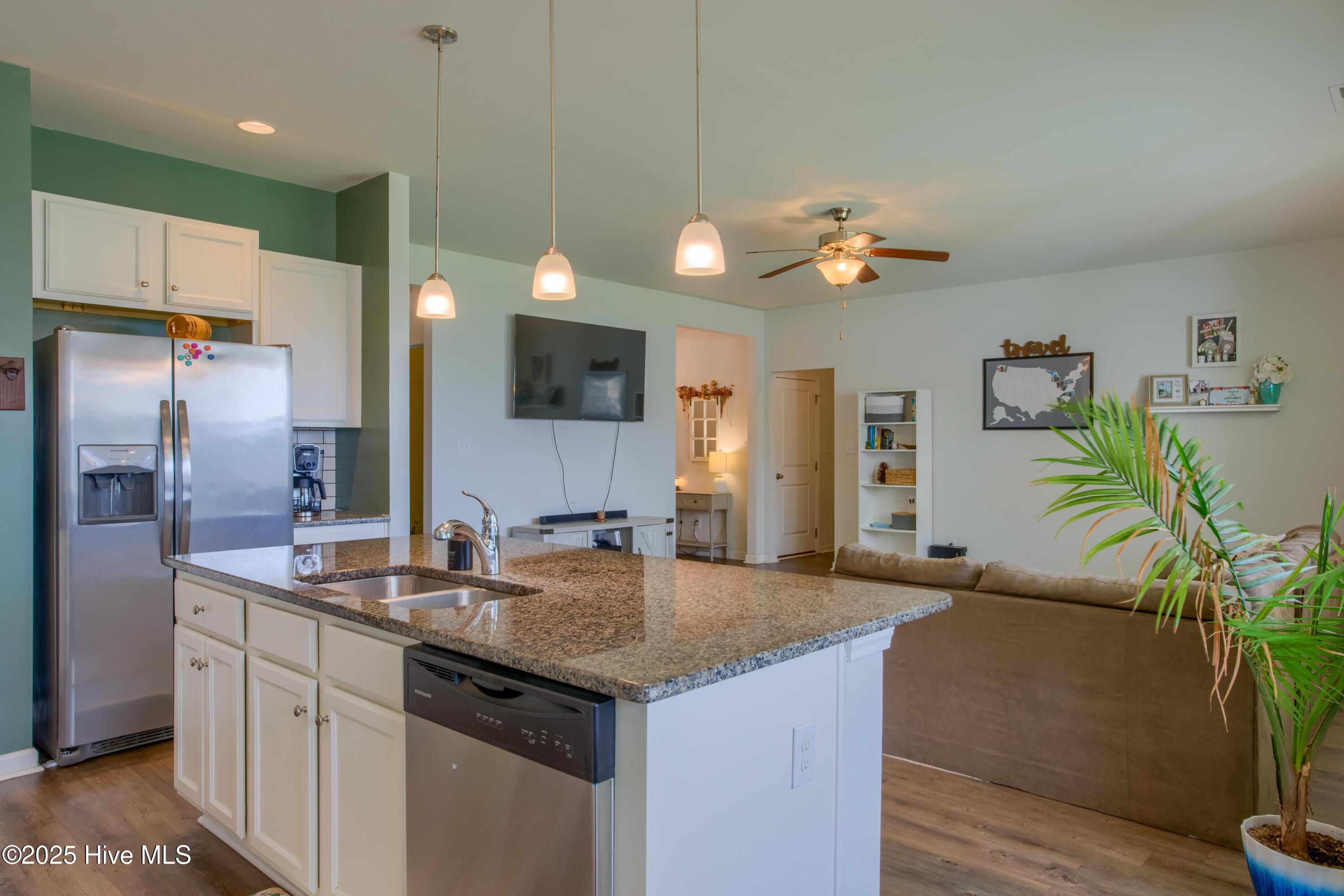 402 Saxby Way