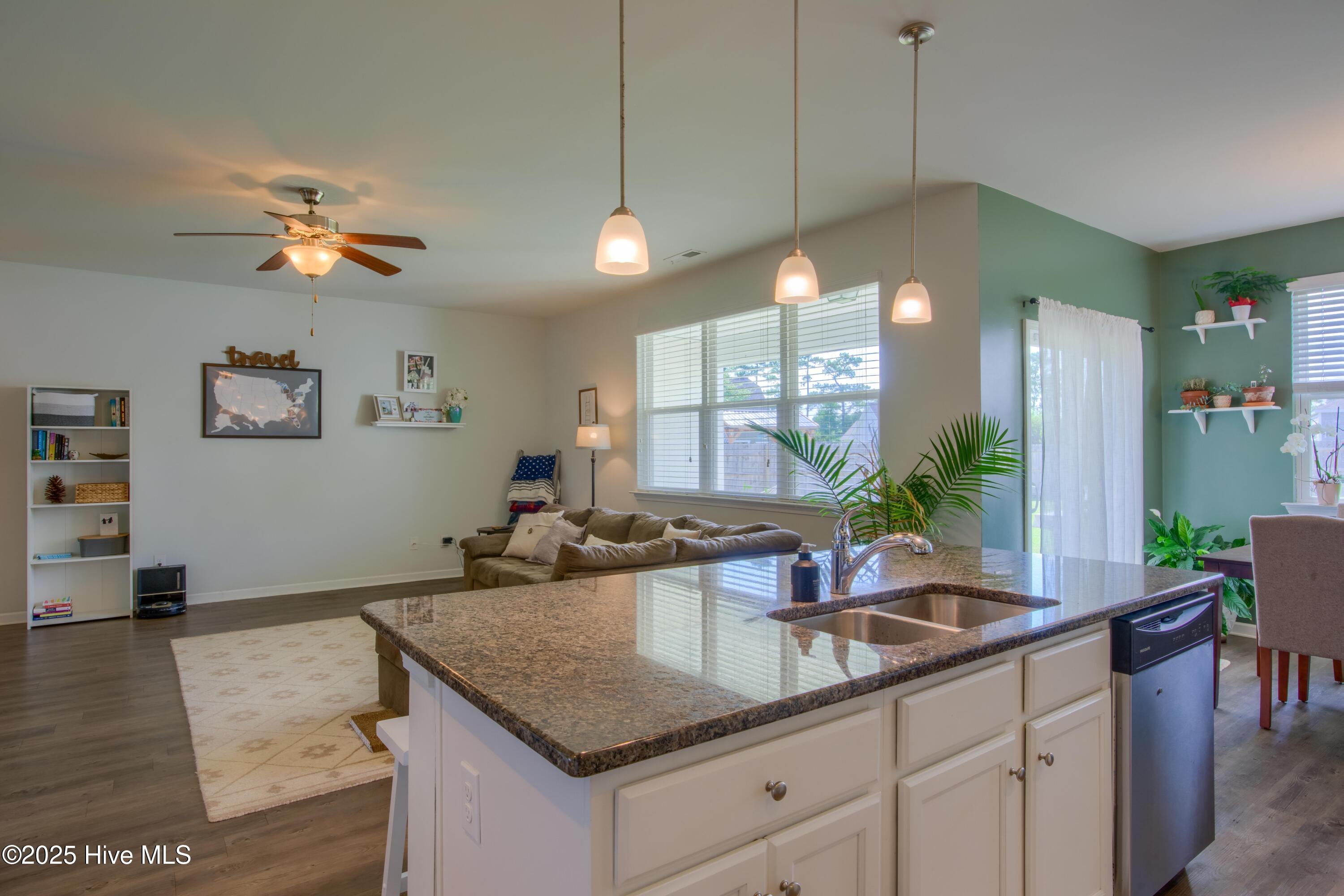 402 Saxby Way