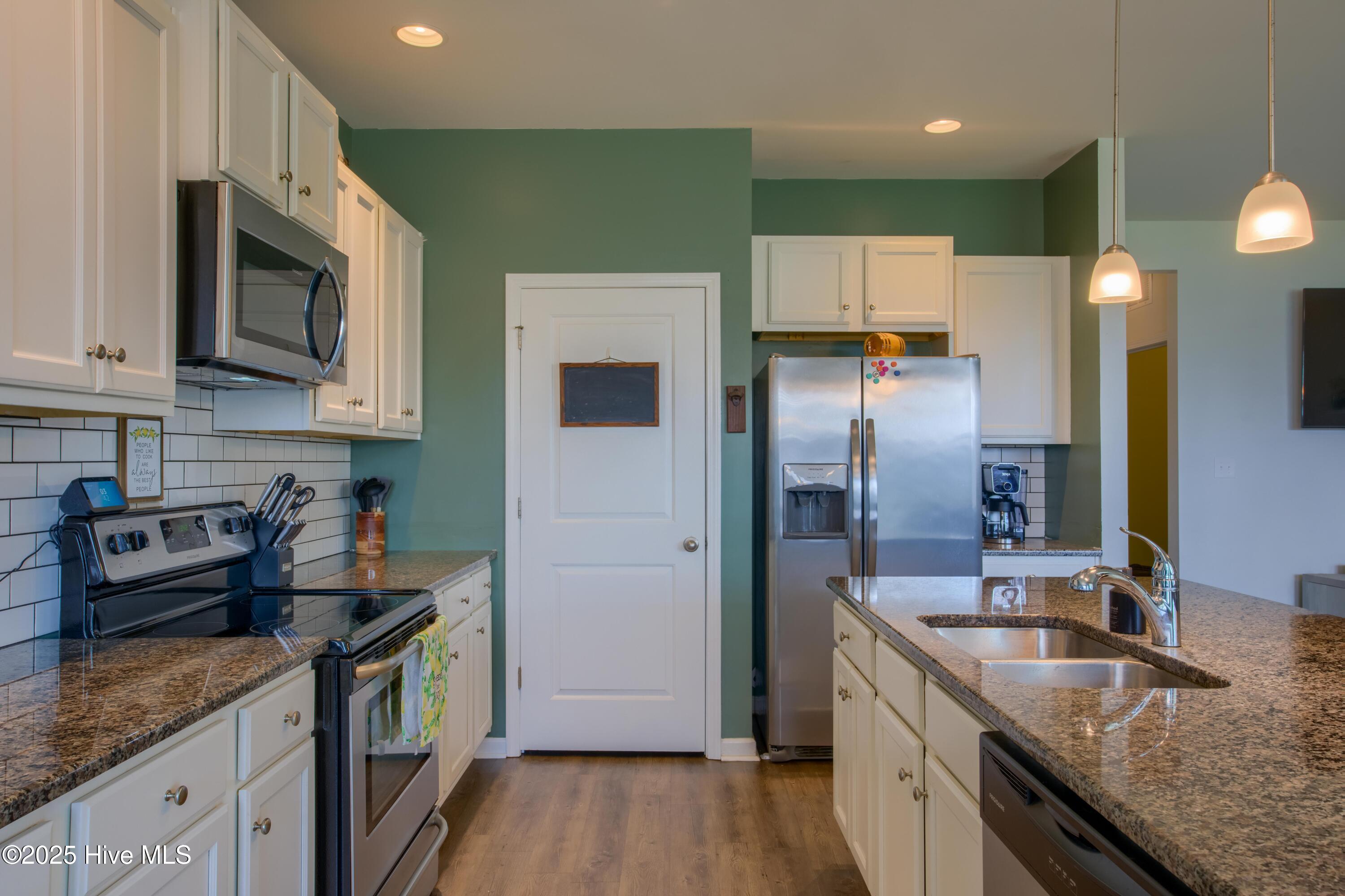 402 Saxby Way
