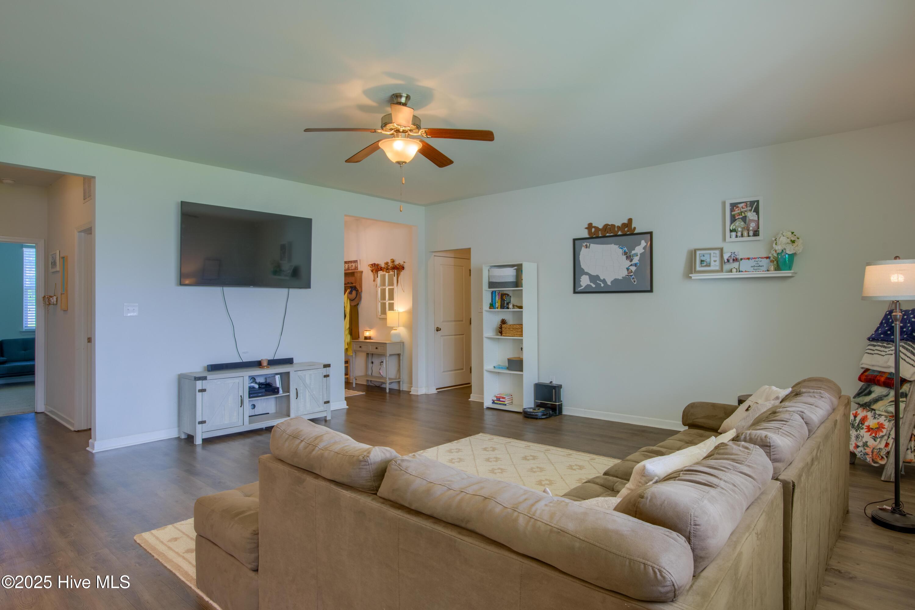 402 Saxby Way