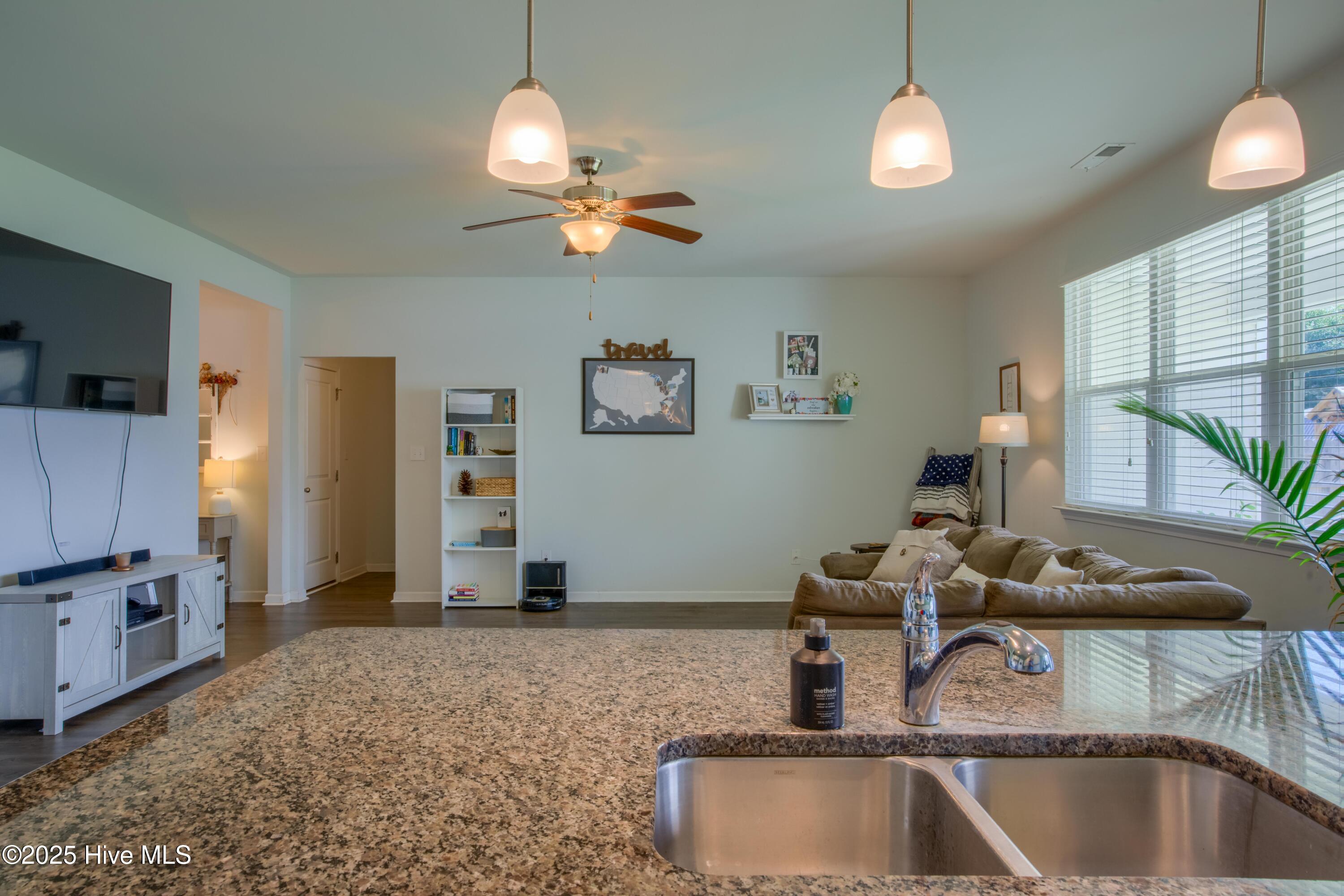 402 Saxby Way