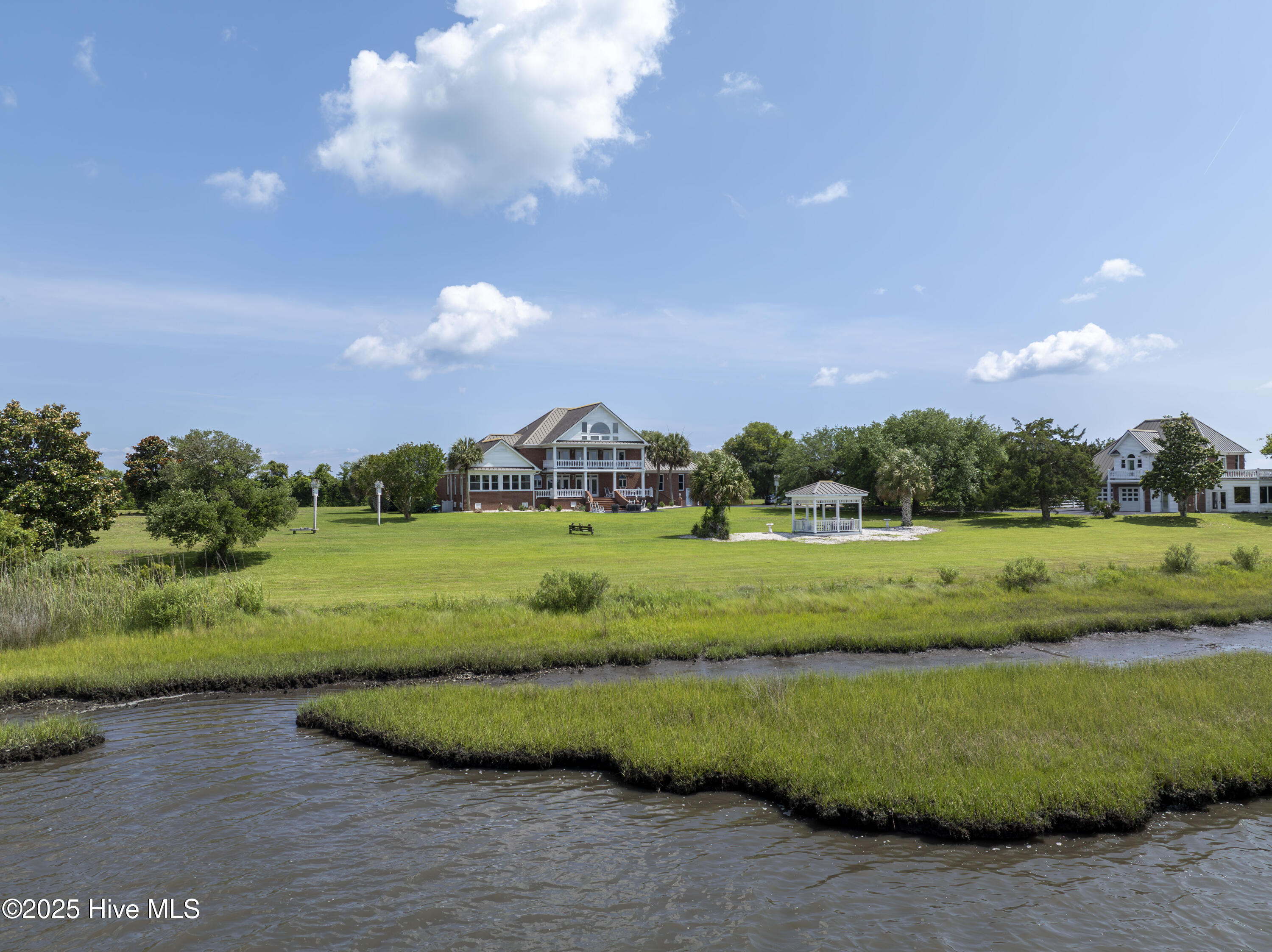 4 Hunter Heath Drive