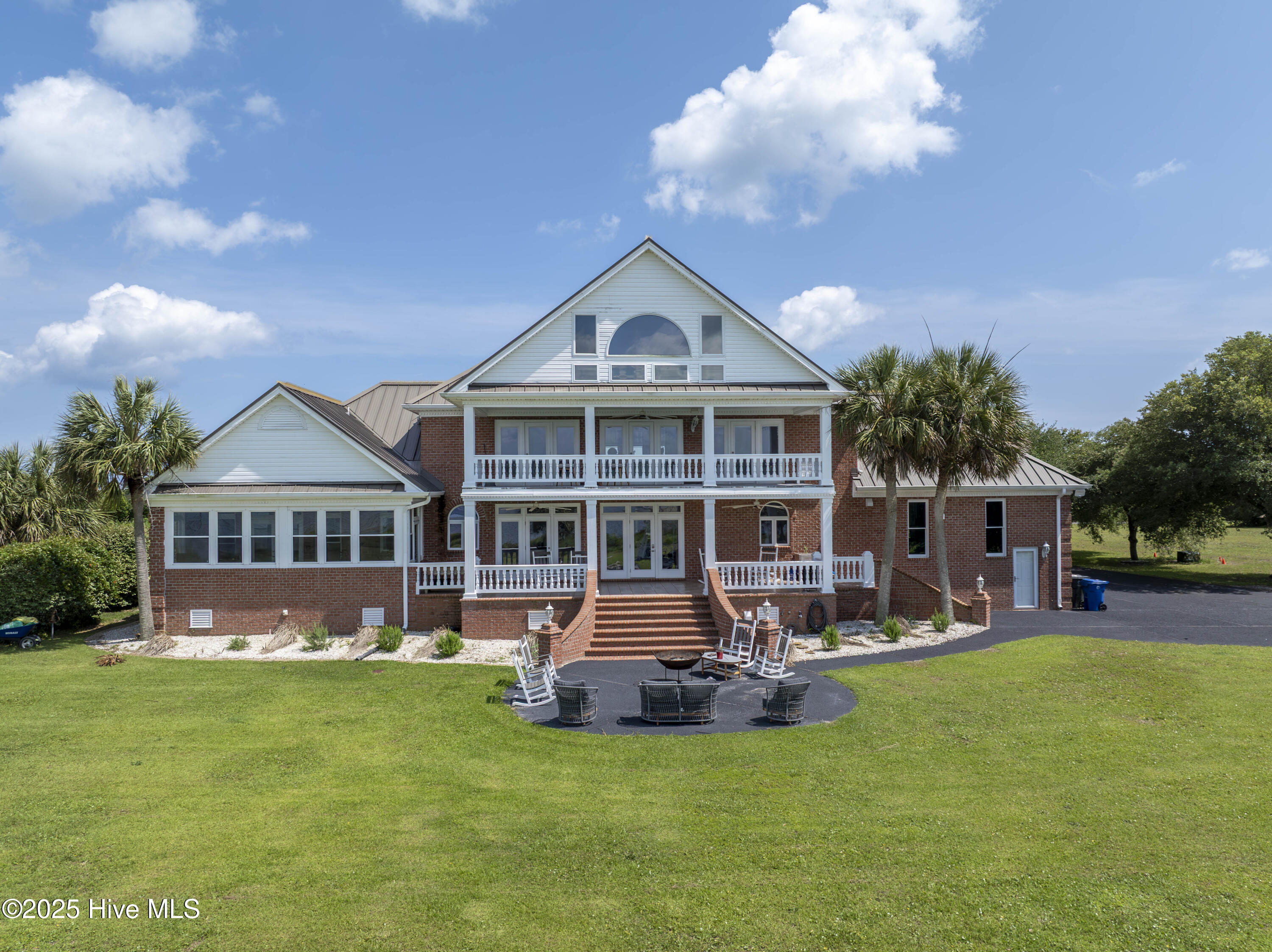 4 Hunter Heath Drive