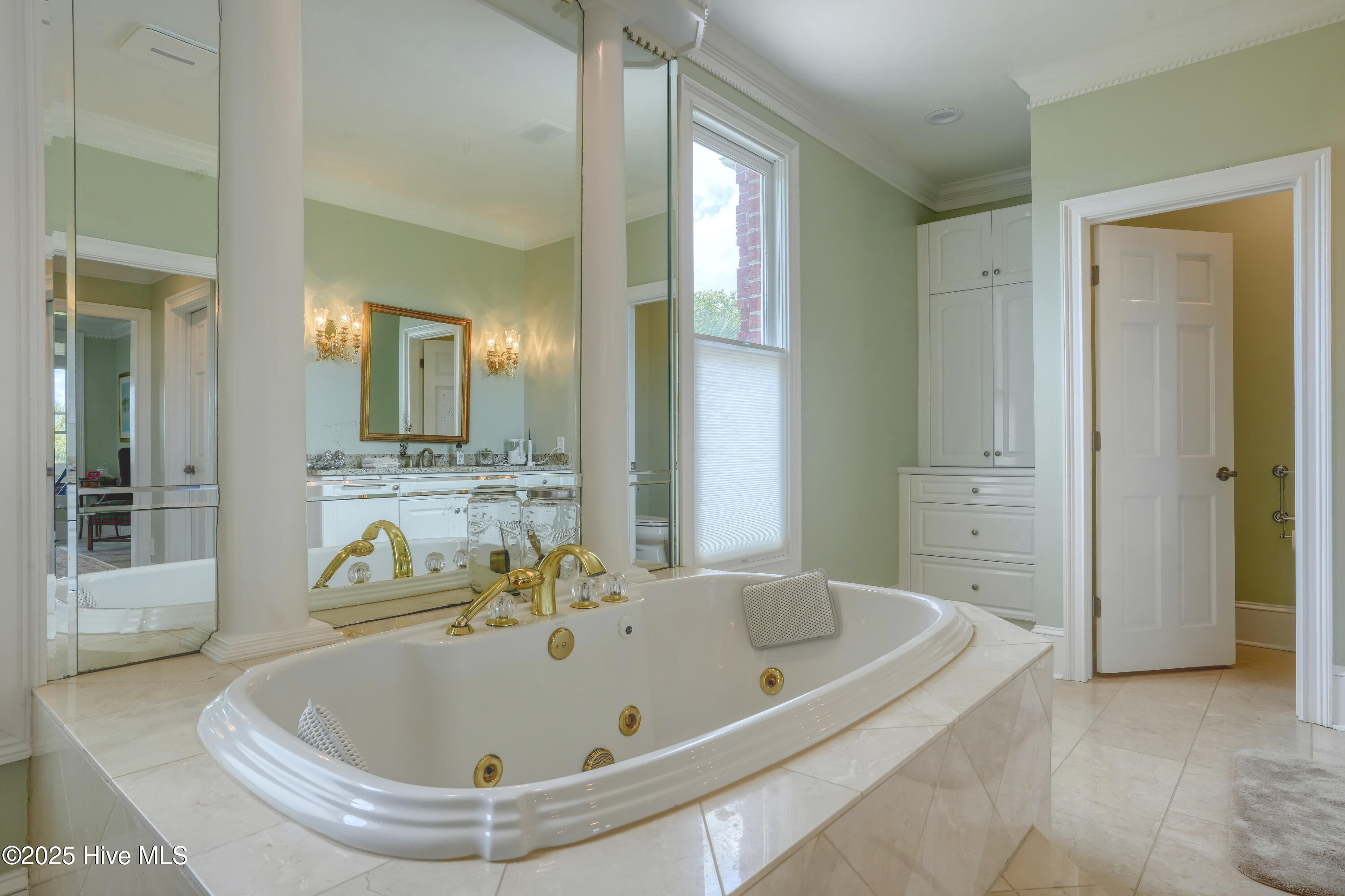 4 Hunter Heath Drive