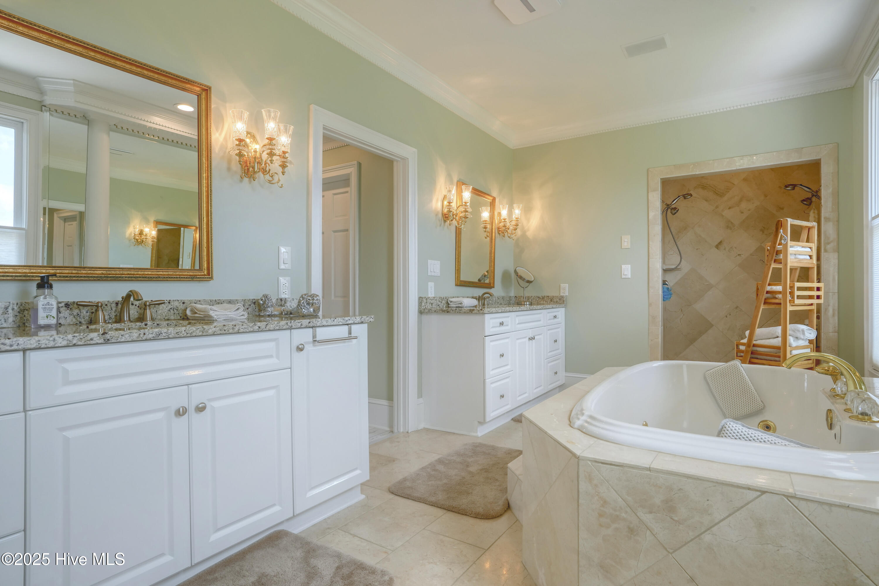 4 Hunter Heath Drive