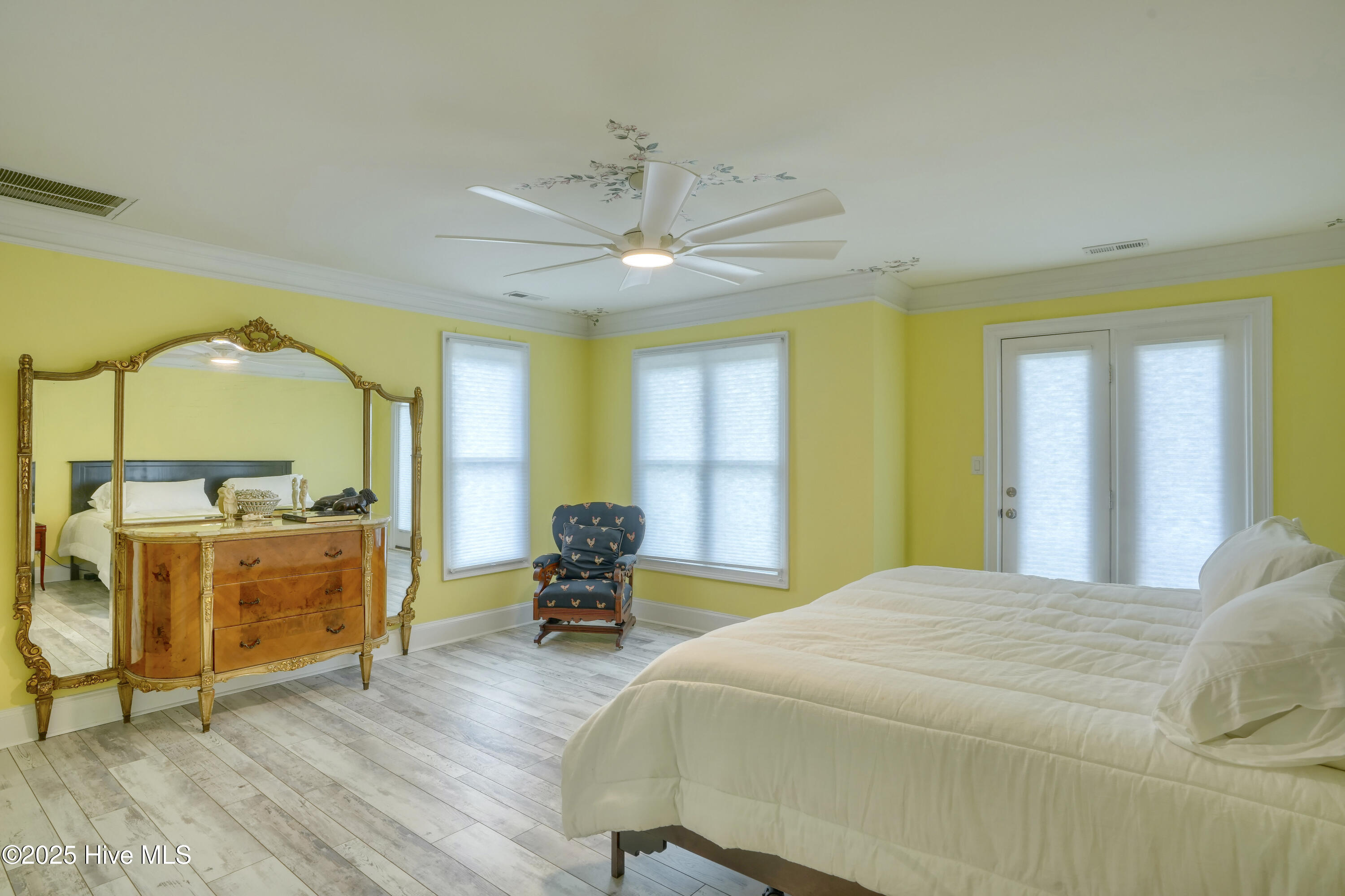 4 Hunter Heath Drive