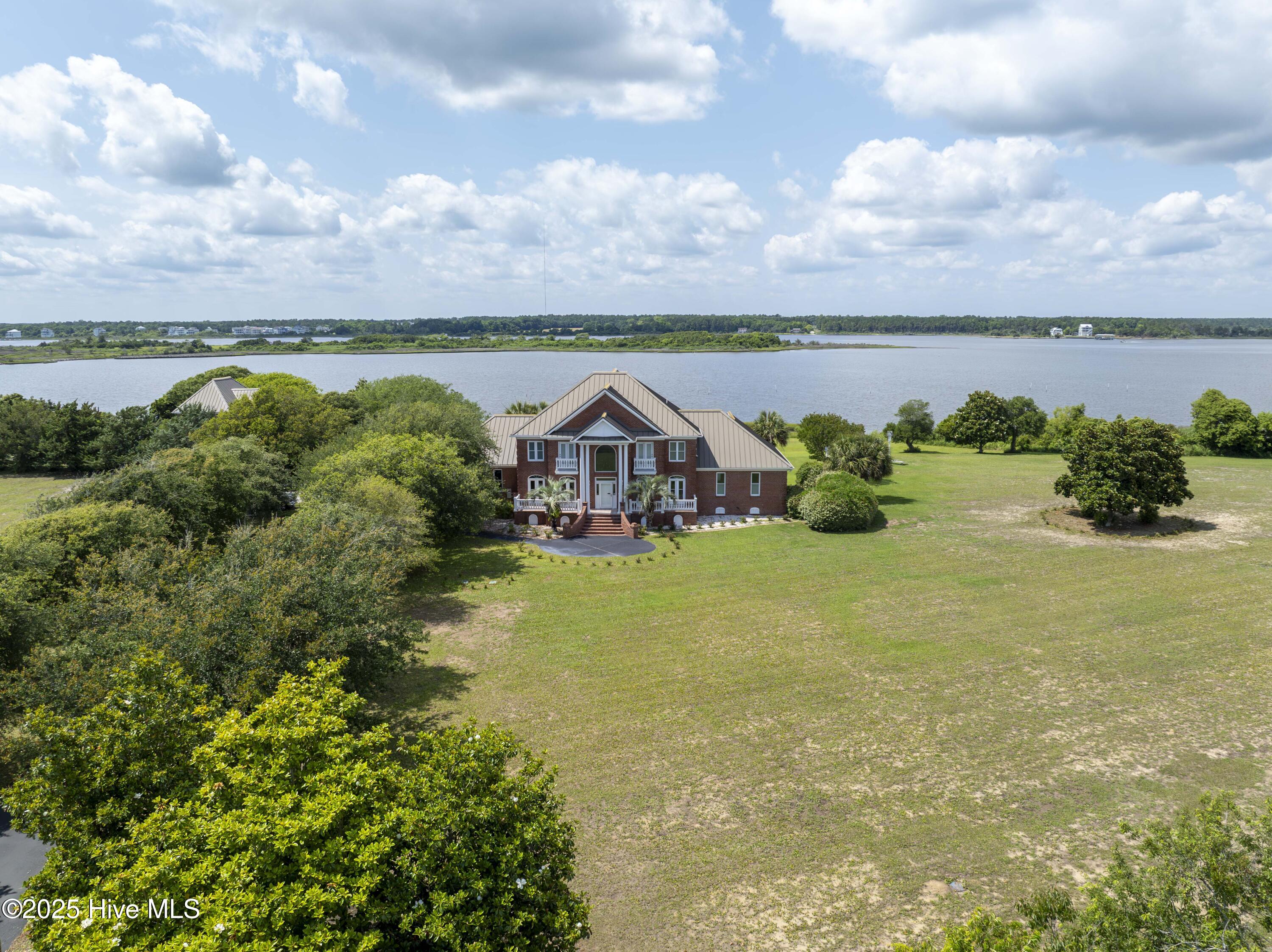 4 Hunter Heath Drive