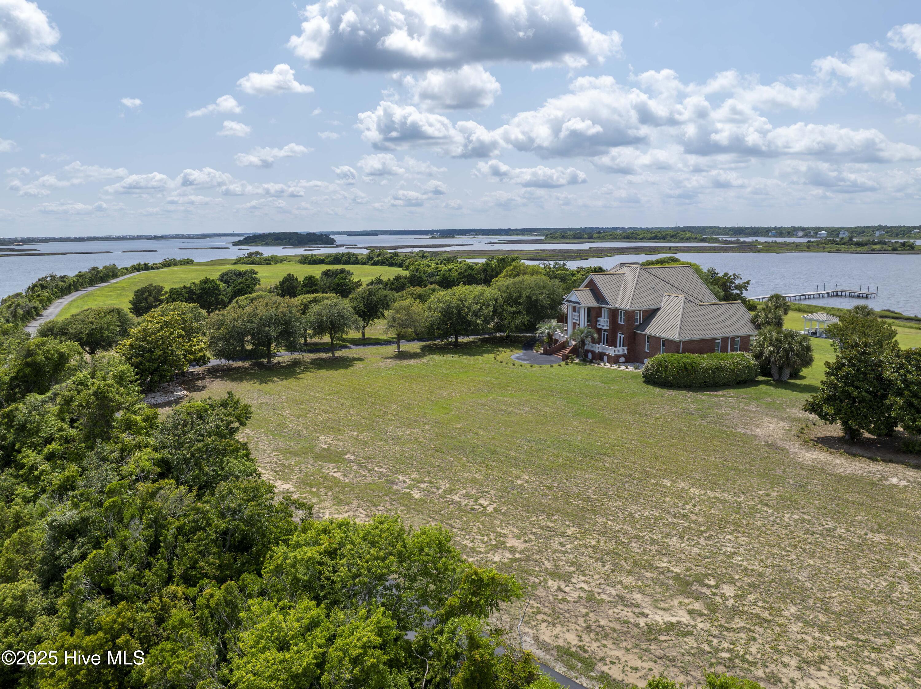 4 Hunter Heath Drive