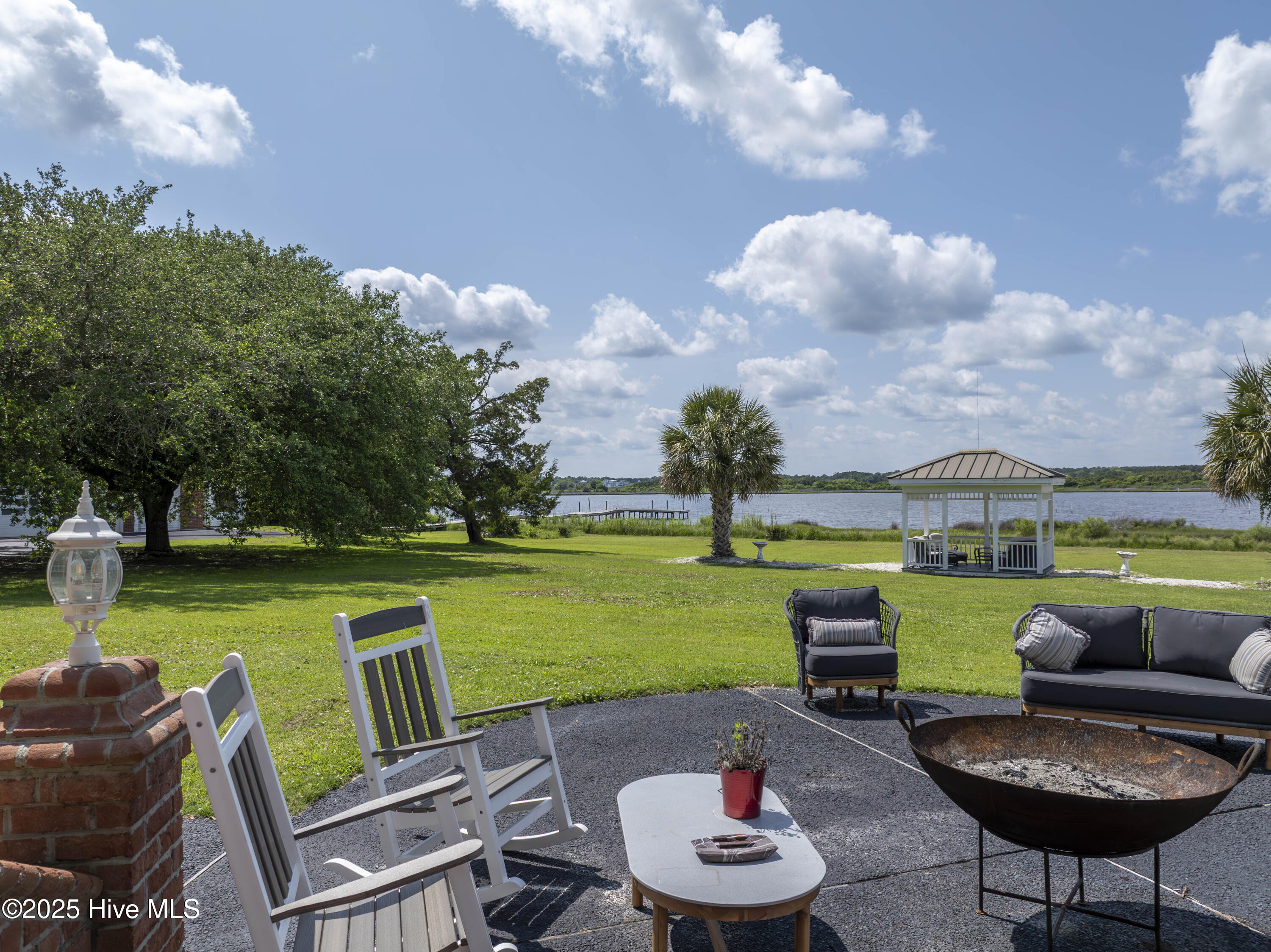 4 Hunter Heath Drive