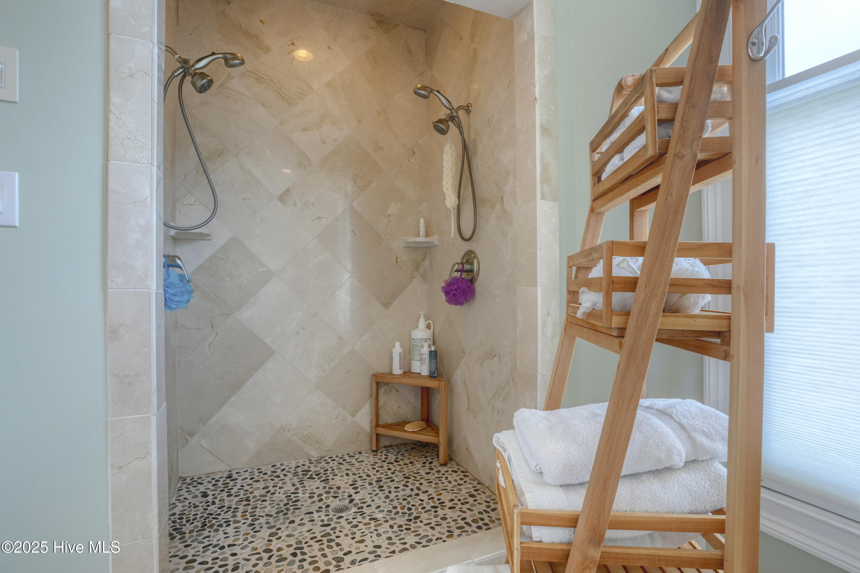 4 Hunter Heath Drive