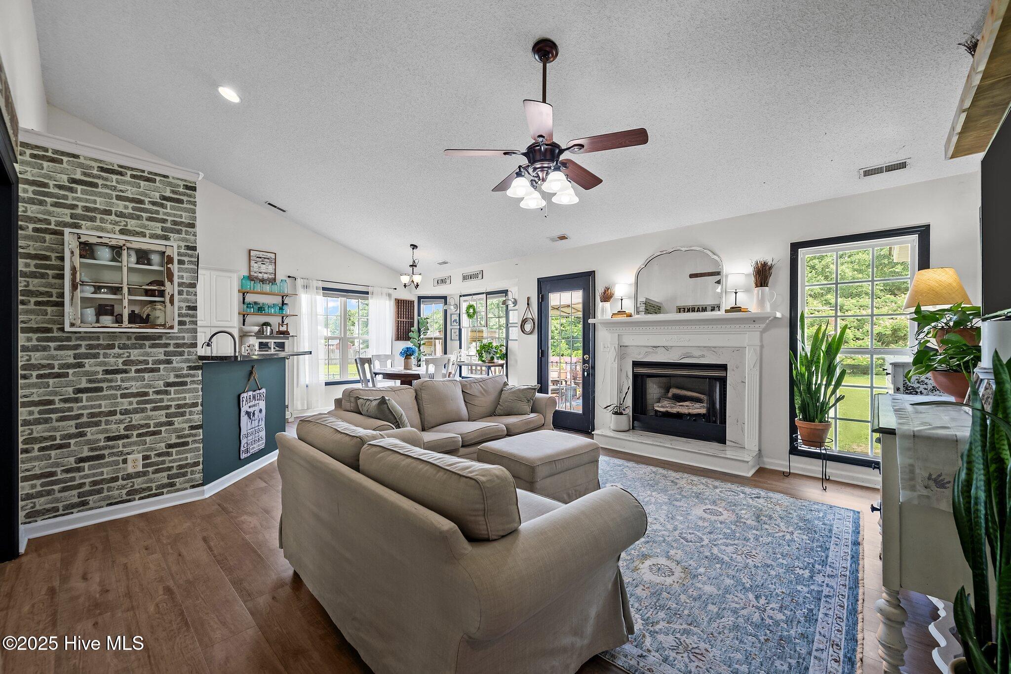 182 Bridlewood Drive