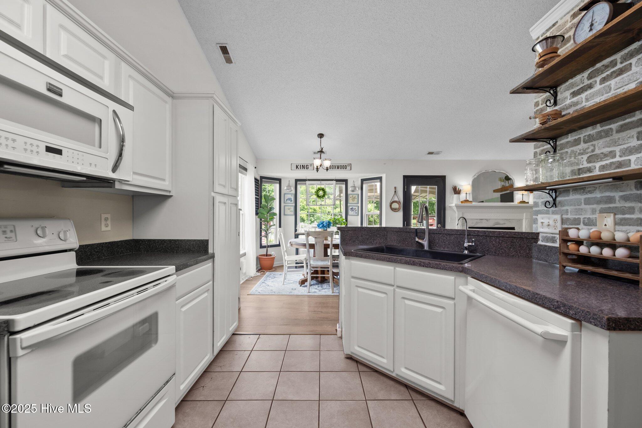 182 Bridlewood Drive