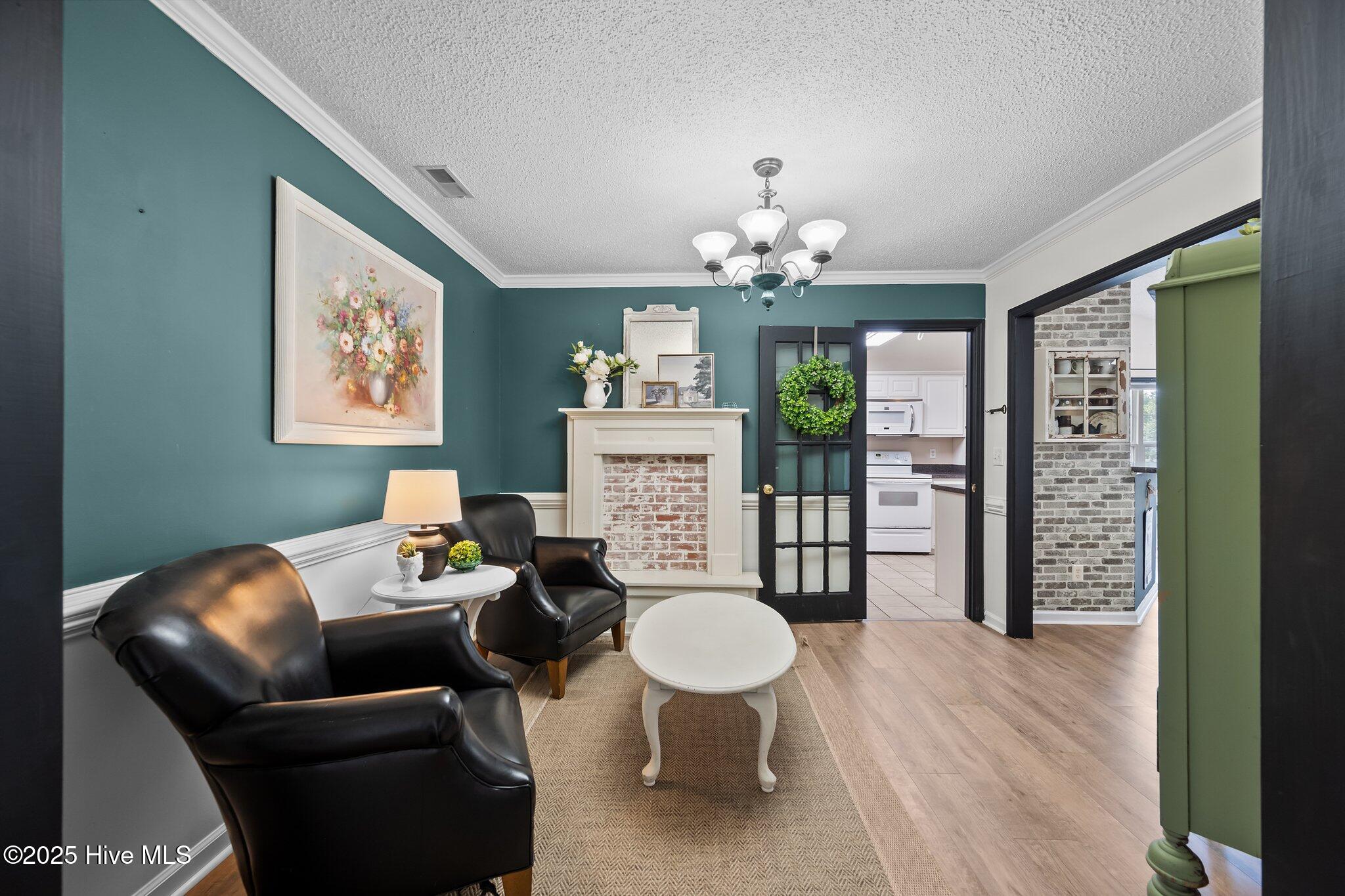 182 Bridlewood Drive