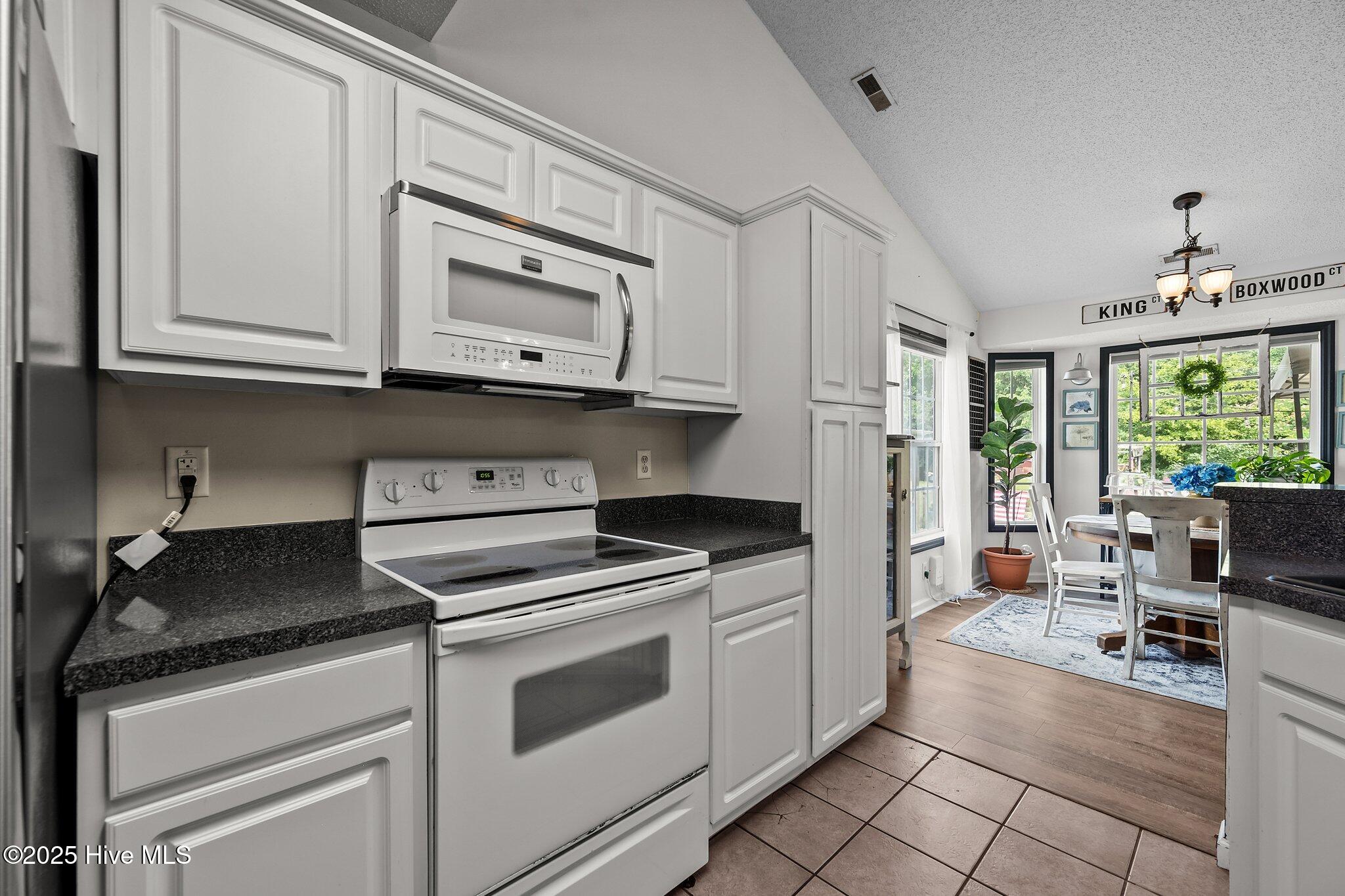 182 Bridlewood Drive