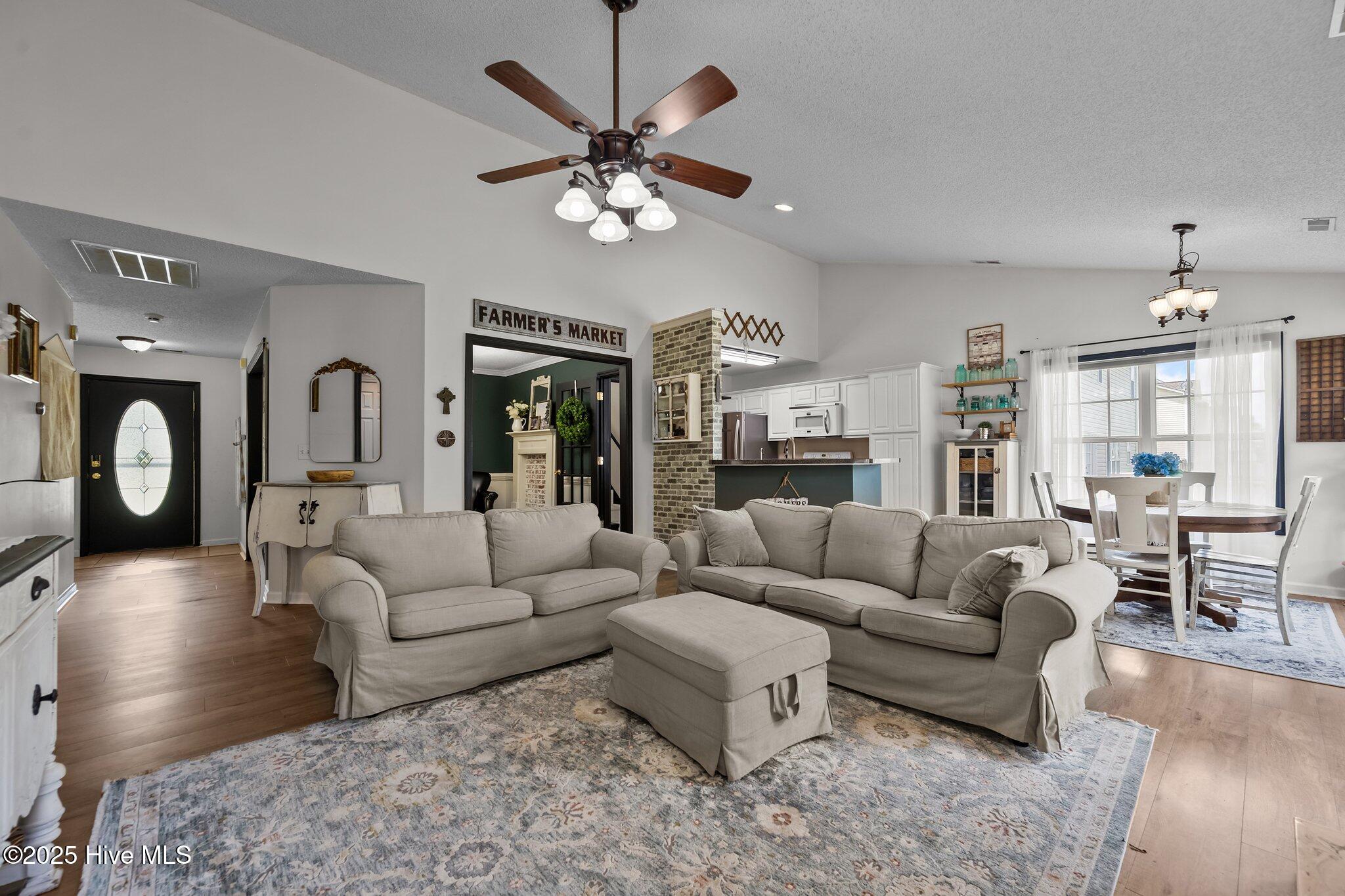 182 Bridlewood Drive