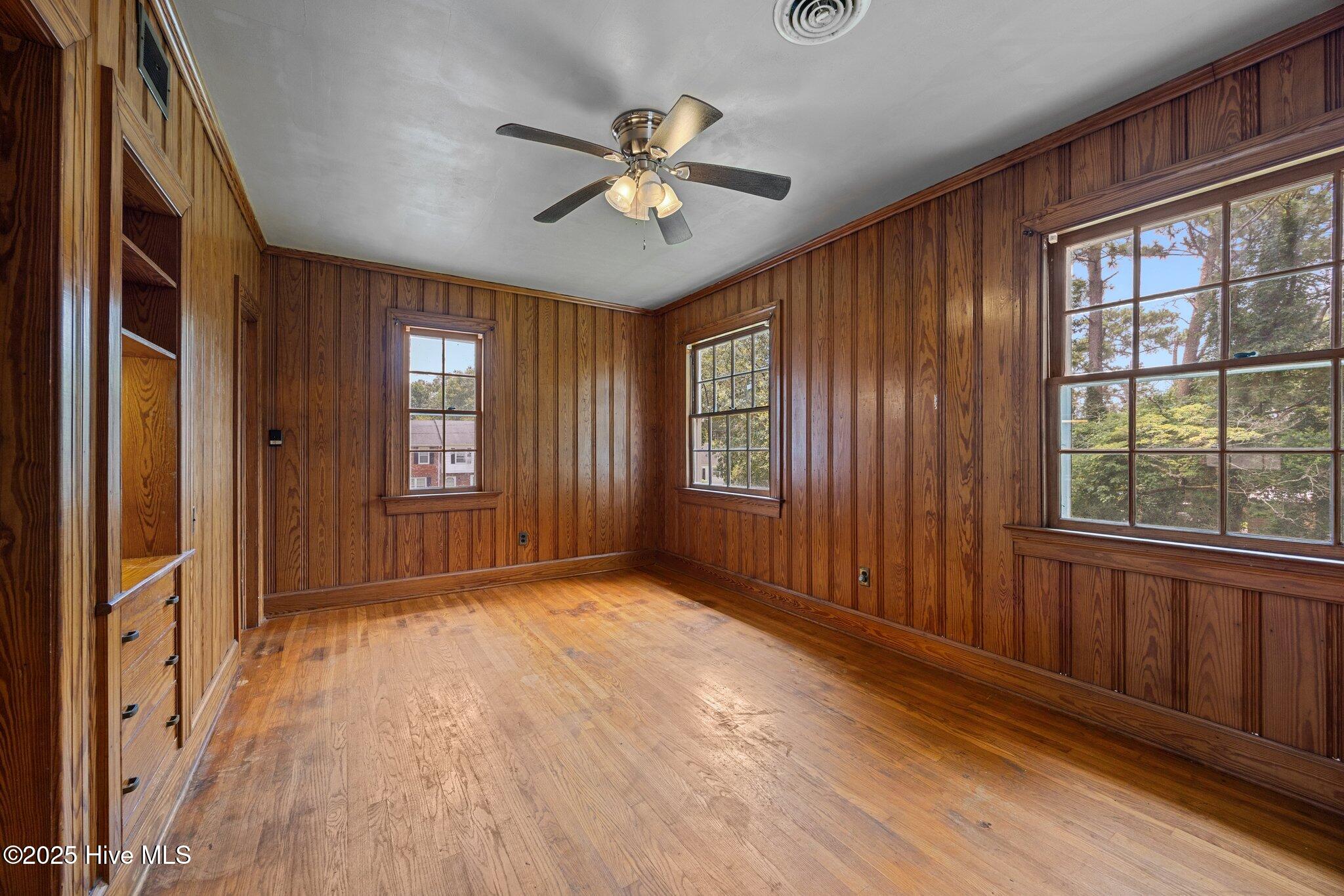 1200 W Lenoir Avenue