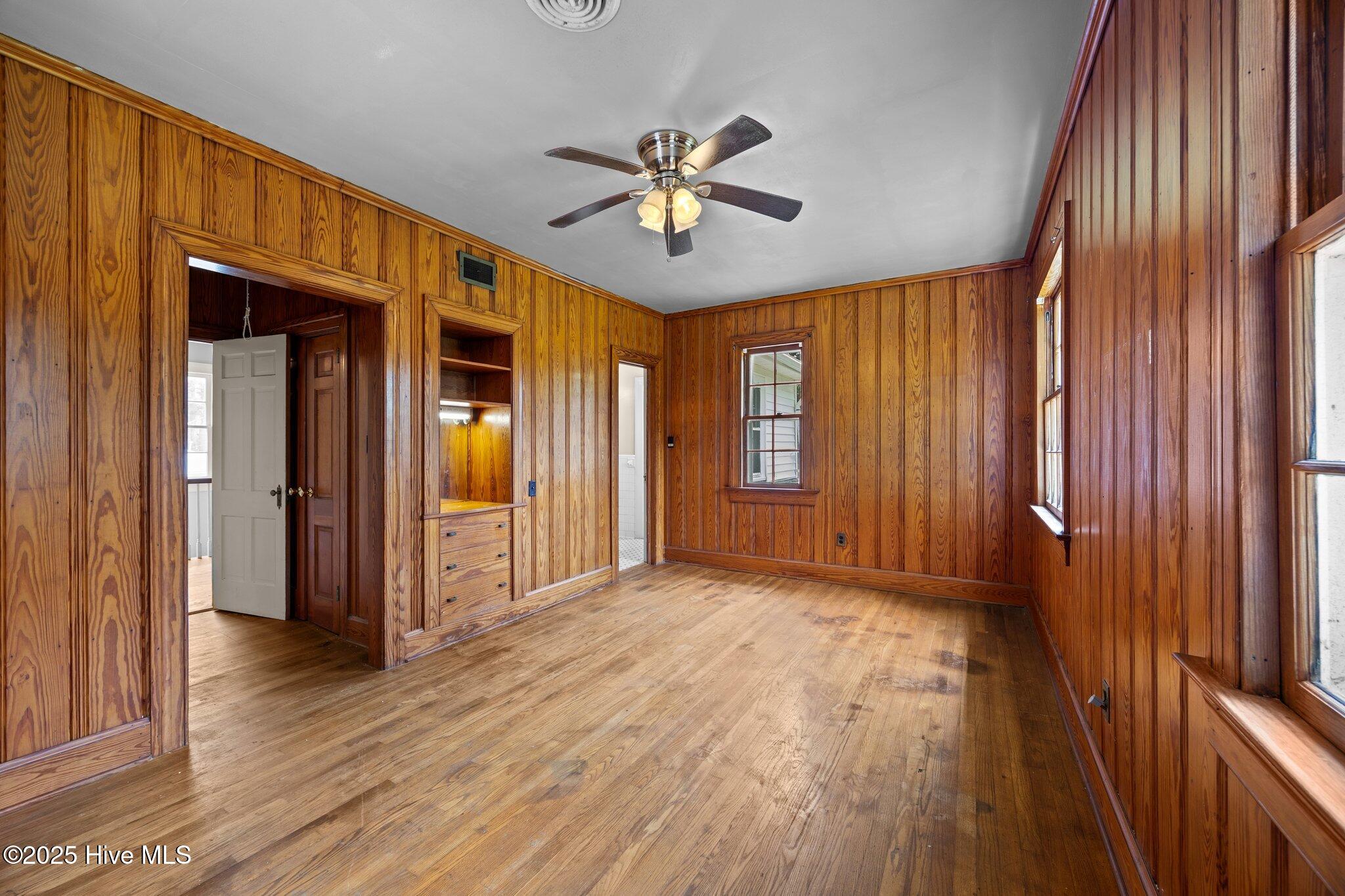 1200 W Lenoir Avenue