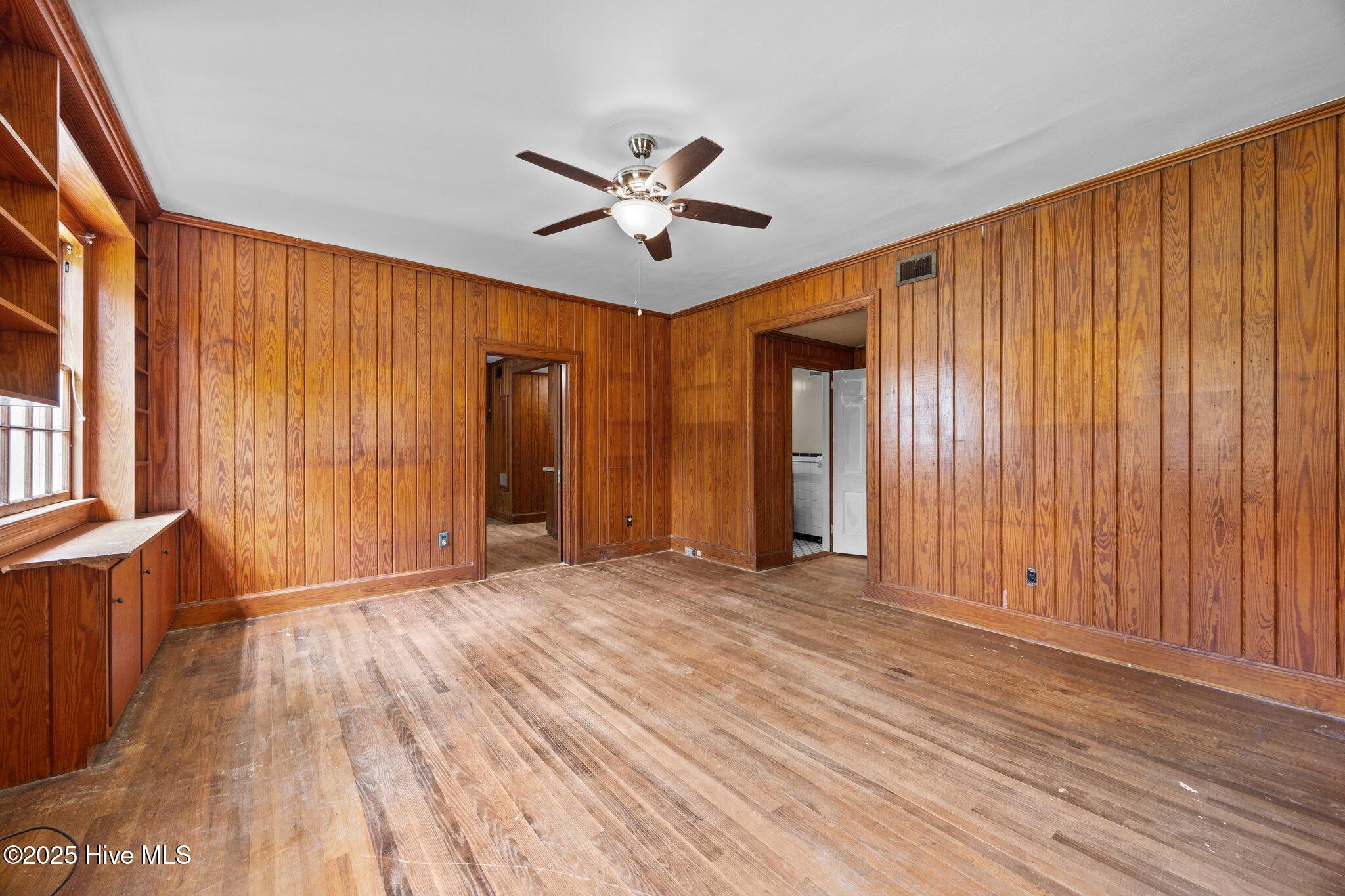 1200 W Lenoir Avenue