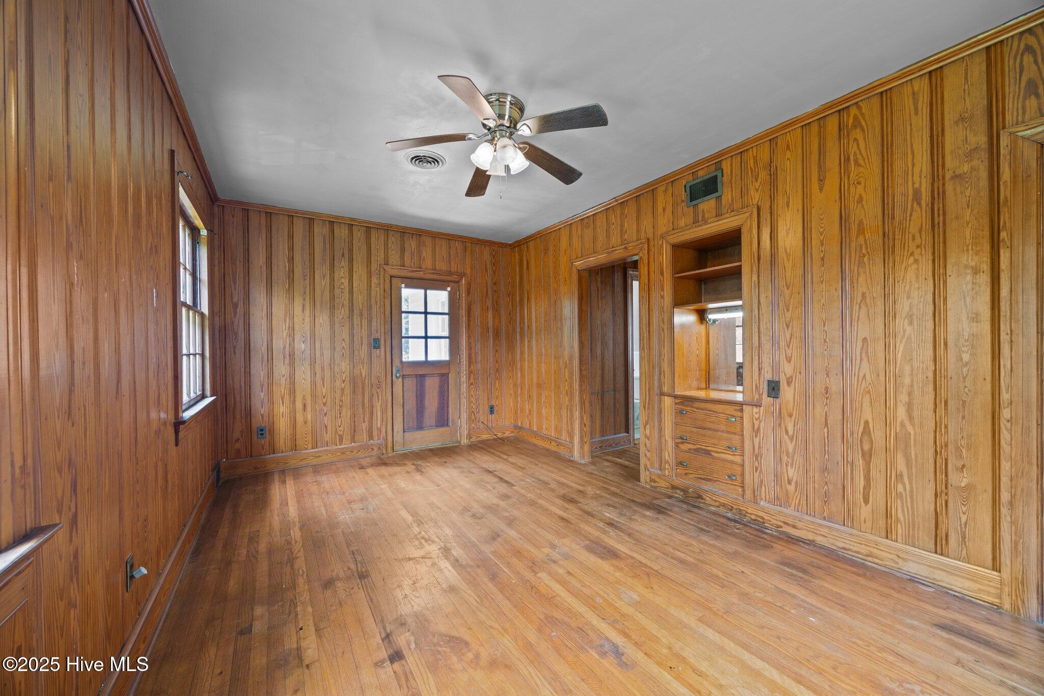 1200 W Lenoir Avenue